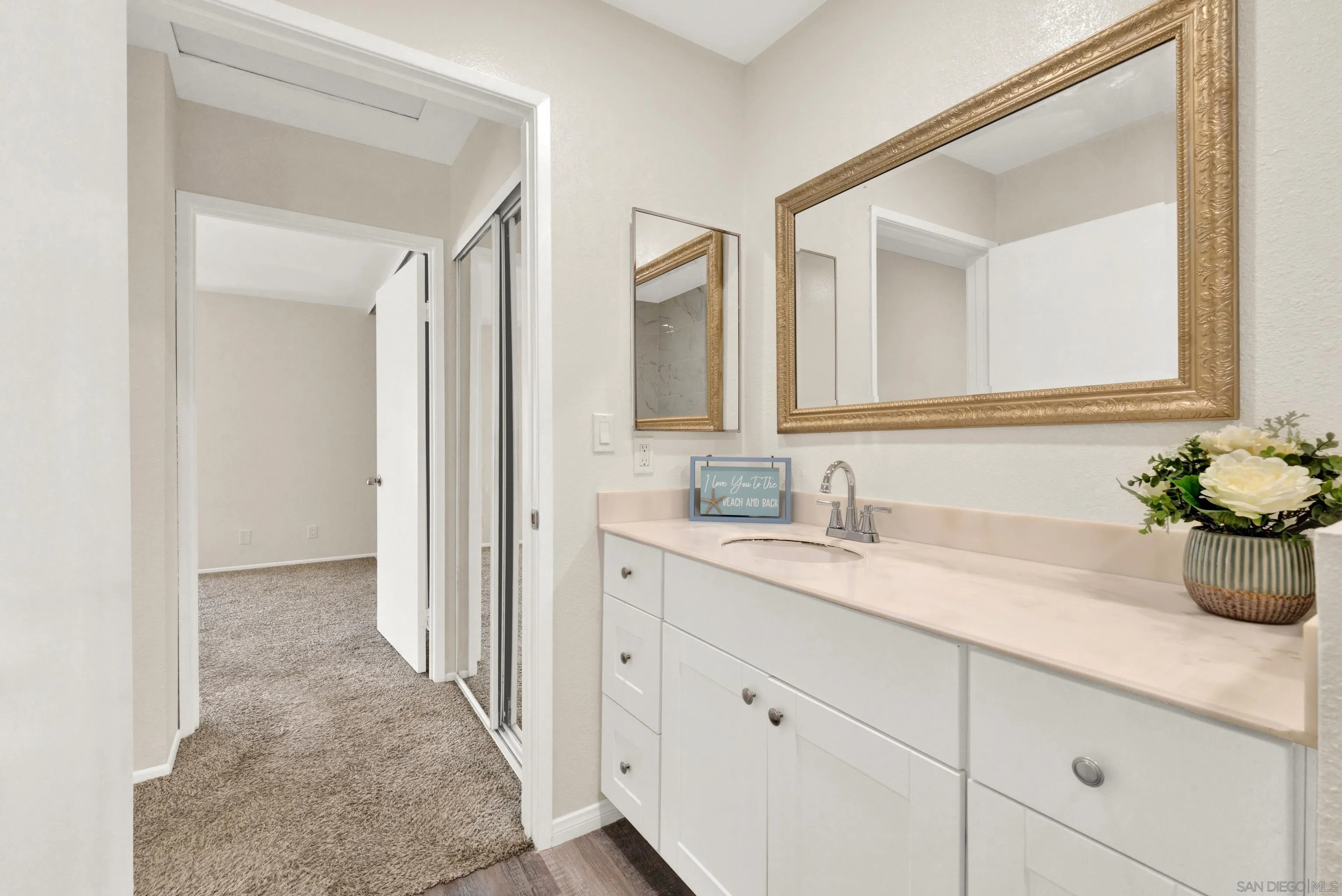 https://cdn.realtyfeed.com/cdn/127/260011738/cbb8e9c9568ac8018b60ef85c1cd0781.webp