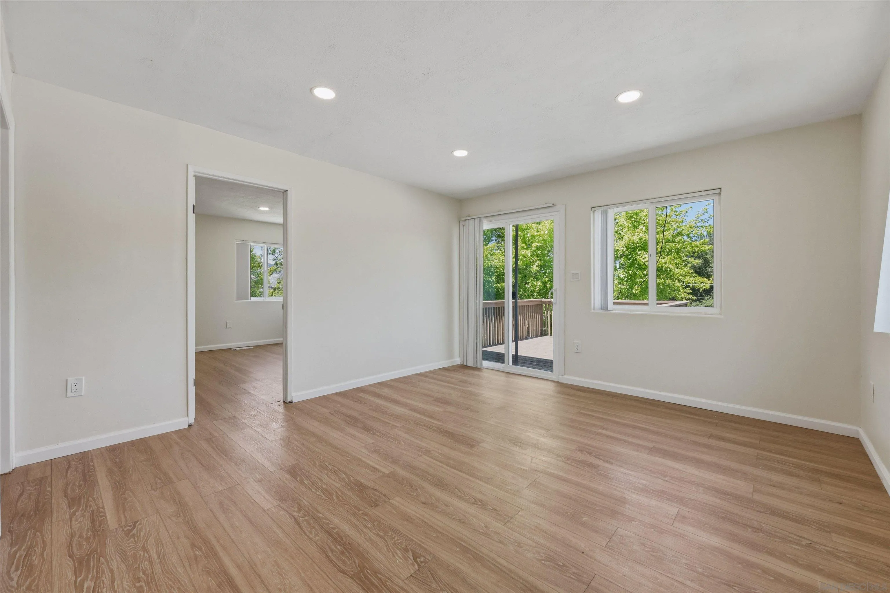 https://cdn.realtyfeed.com/cdn/127/260011739/fdf9ad1e4a5bfb7910697d12ab815f71.webp