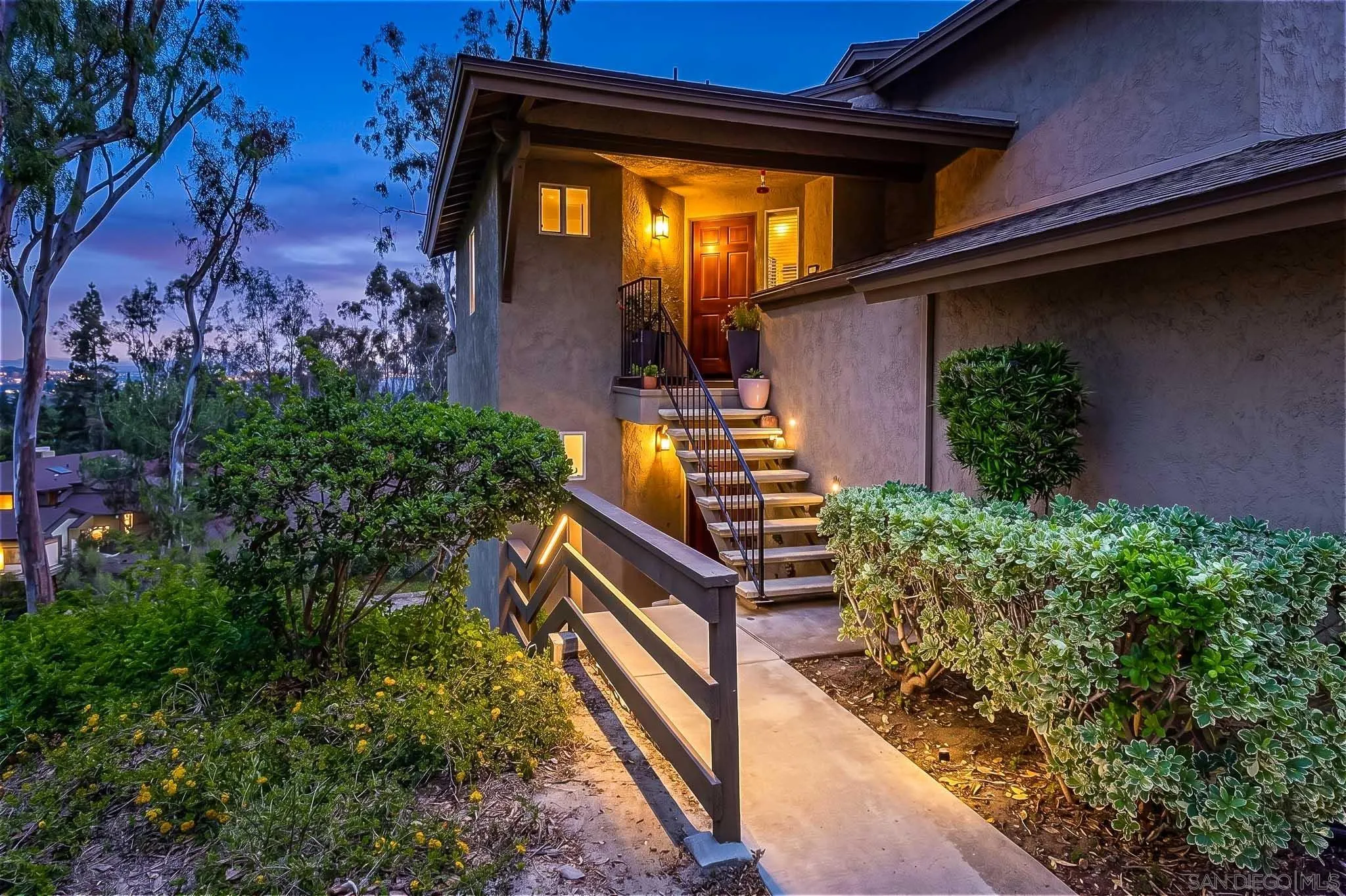 Santee, CA 92071