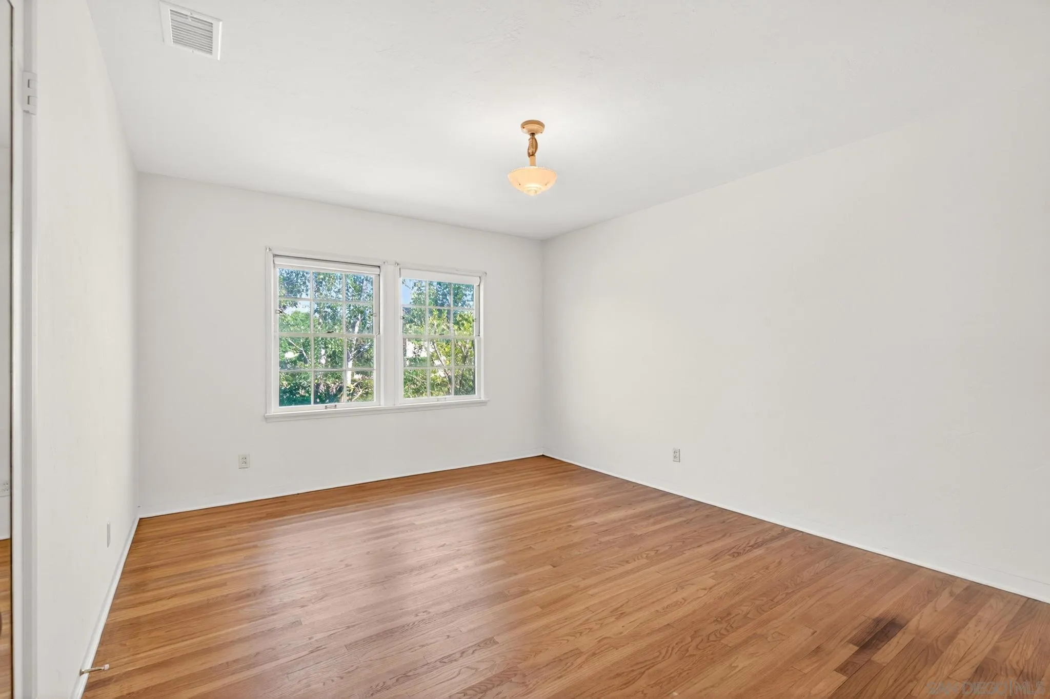 https://cdn.realtyfeed.com/cdn/127/260011746/6aa7b726b0d5149baed4ed2d478d8cdf.webp