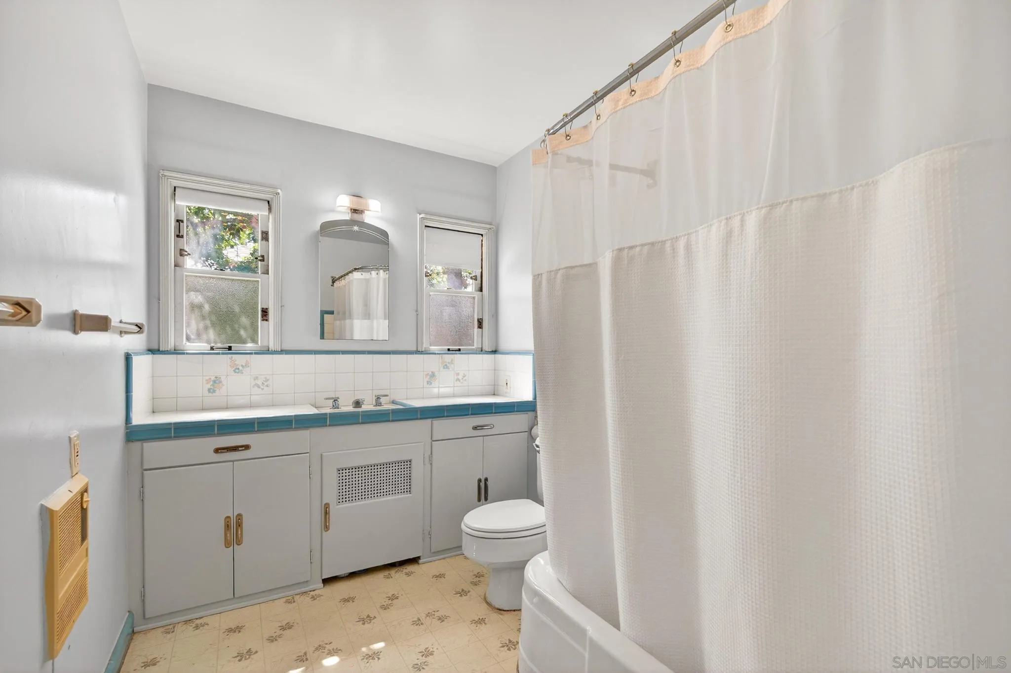 https://cdn.realtyfeed.com/cdn/127/260011746/6c7c2c5ebf841f9aec389407f6306411.webp