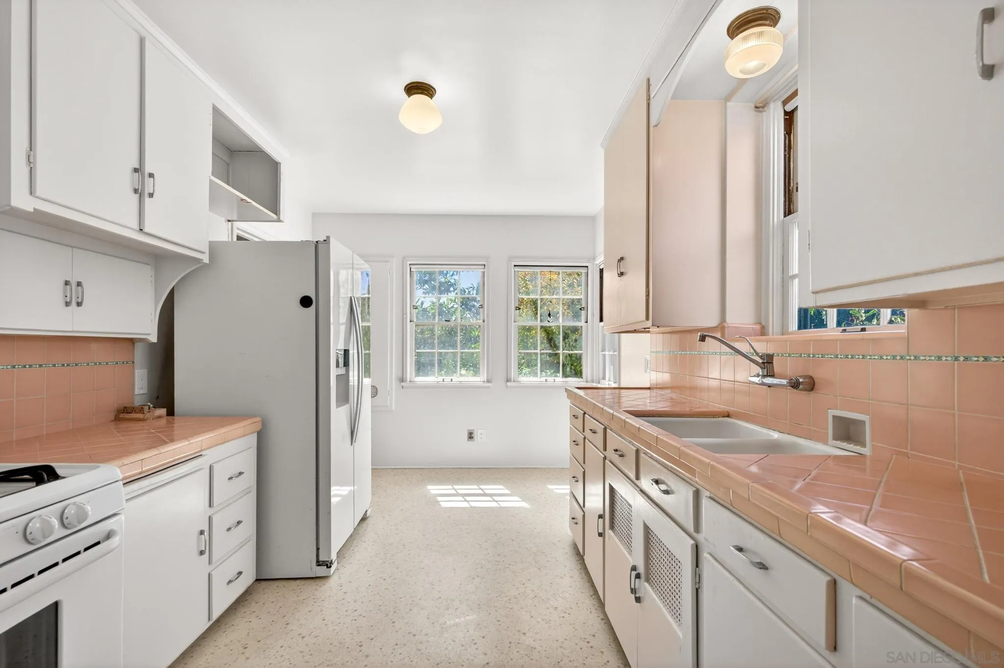 https://cdn.realtyfeed.com/cdn/127/260011746/96e744f03c5e9b2747349ee9d24e0ff5.webp