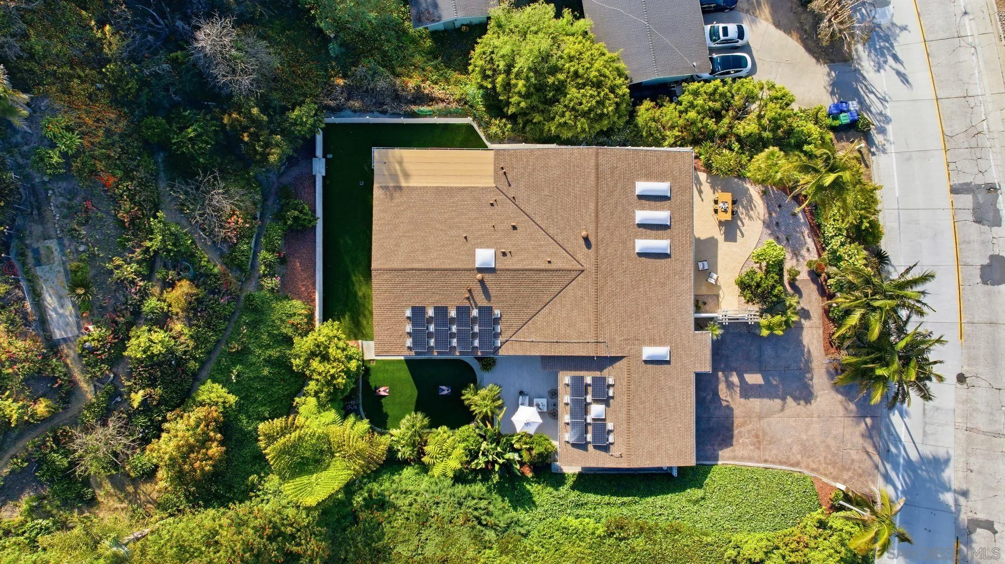 https://cdn.realtyfeed.com/cdn/127/260011749/c65bd206d435dc68e5753a50bc20d965.webp