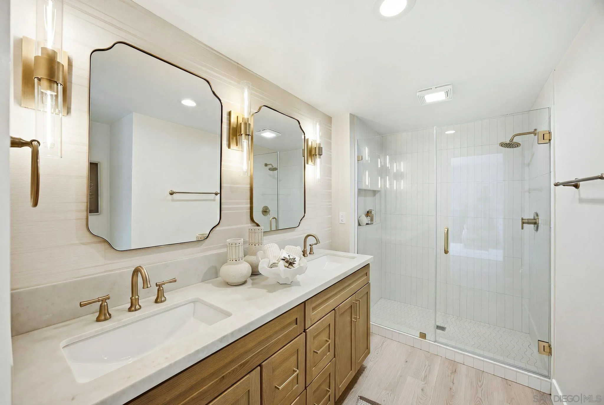 https://cdn.realtyfeed.com/cdn/127/260011749/f6ddec4b45b7eb8b9be117210333310e.webp