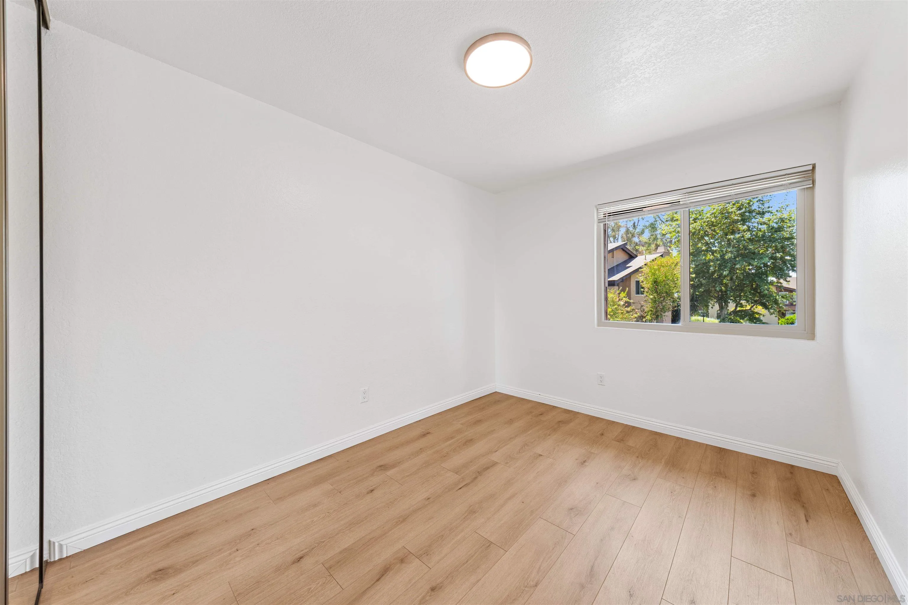Photo #31: 260011755 Listing: Photo #31
