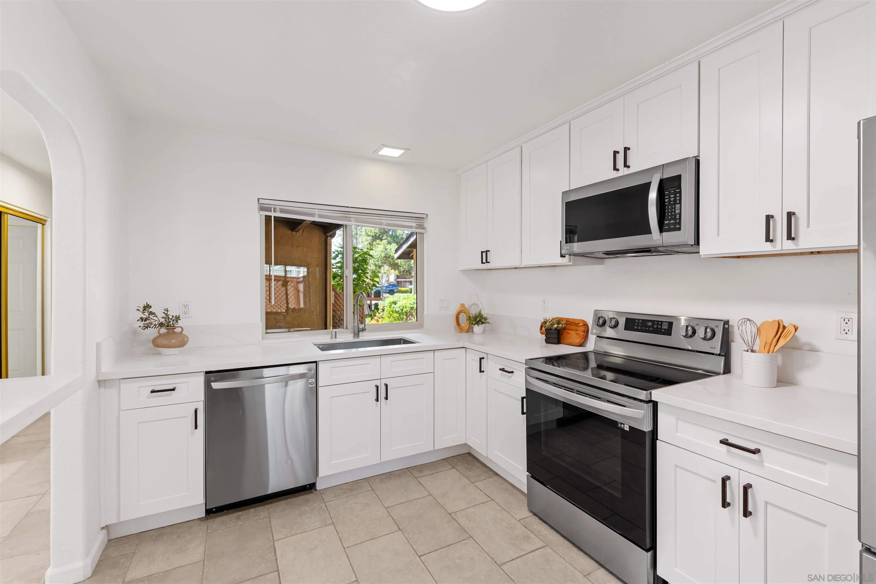 Photo #15: 260011755 Listing: Photo #15