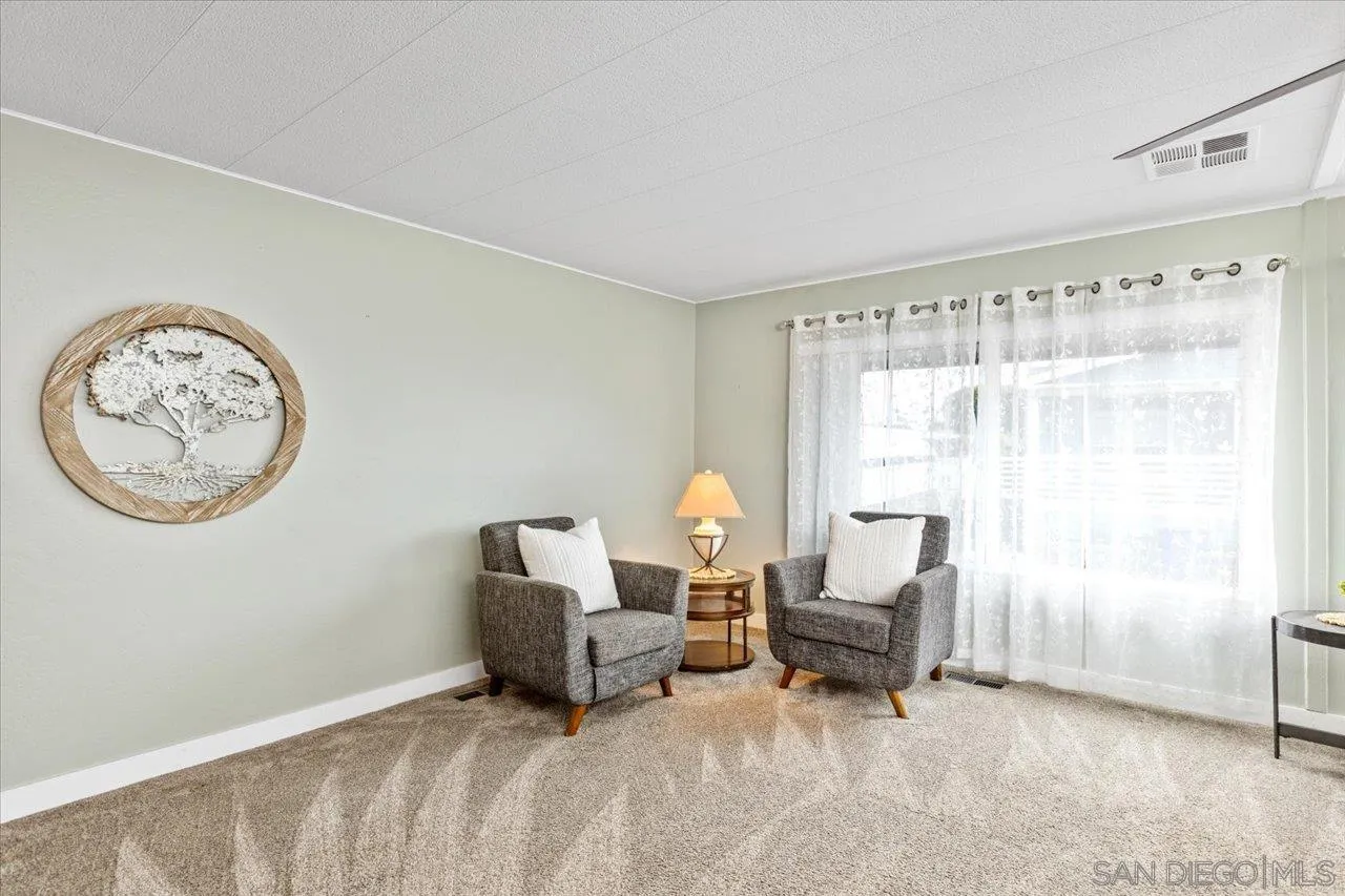 https://cdn.realtyfeed.com/cdn/127/260011762/8569bc1fd0df5a17cb2e592c8eef5cef.webp