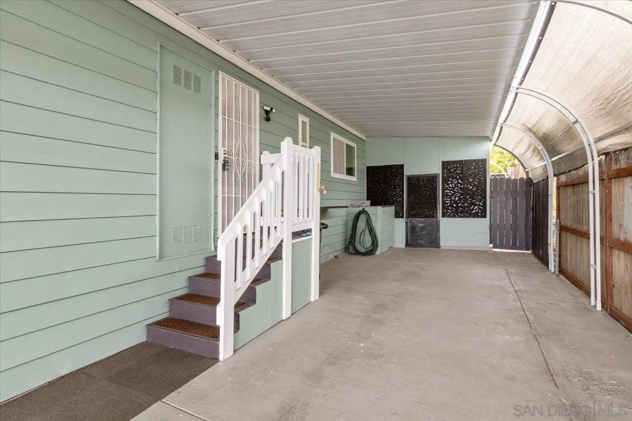 https://cdn.realtyfeed.com/cdn/127/260011762/cc063a2a11de16c136a2a84708370cb4.webp