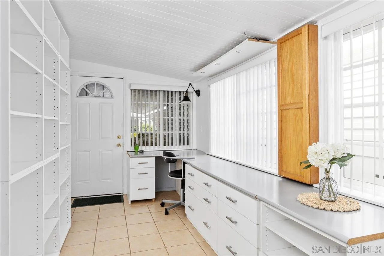 https://cdn.realtyfeed.com/cdn/127/260011762/e4f334f13502930e80c7b624cd54a69e.webp
