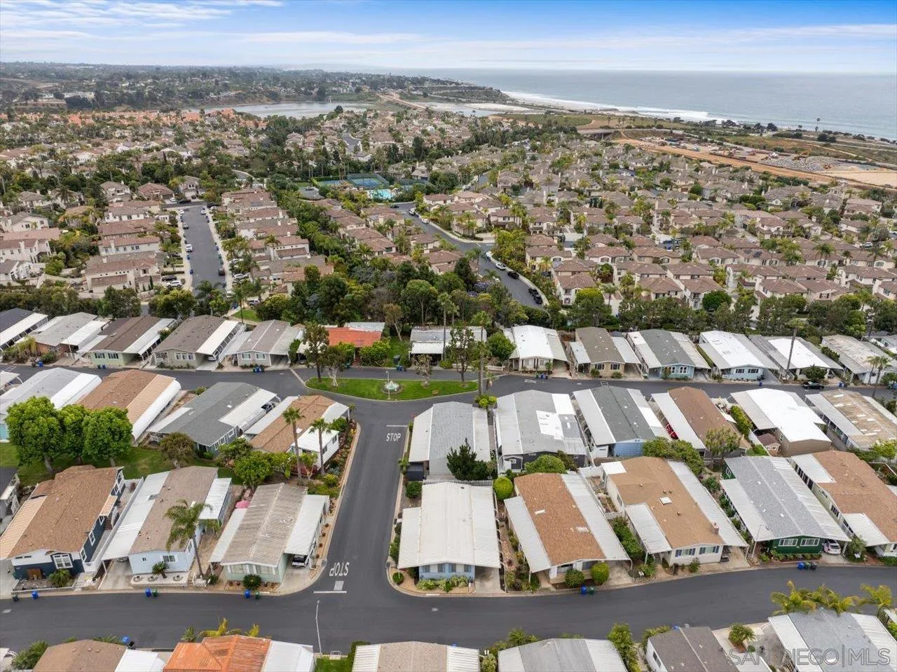https://cdn.realtyfeed.com/cdn/127/260011763/95cf549e0b05ae0c1cbf8e08940dd98b.webp