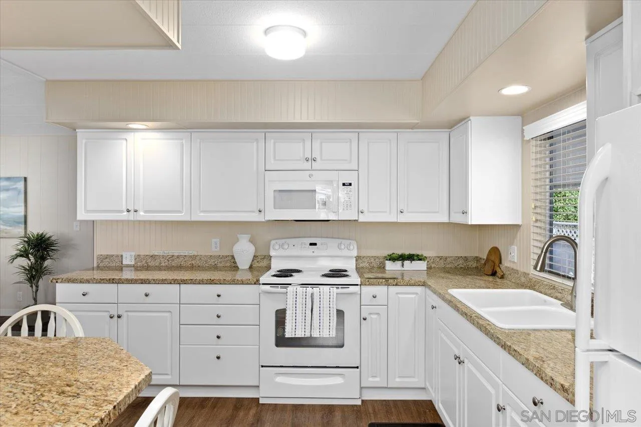 https://cdn.realtyfeed.com/cdn/127/260011763/c5e002952415099876952ee36c715ff7.webp