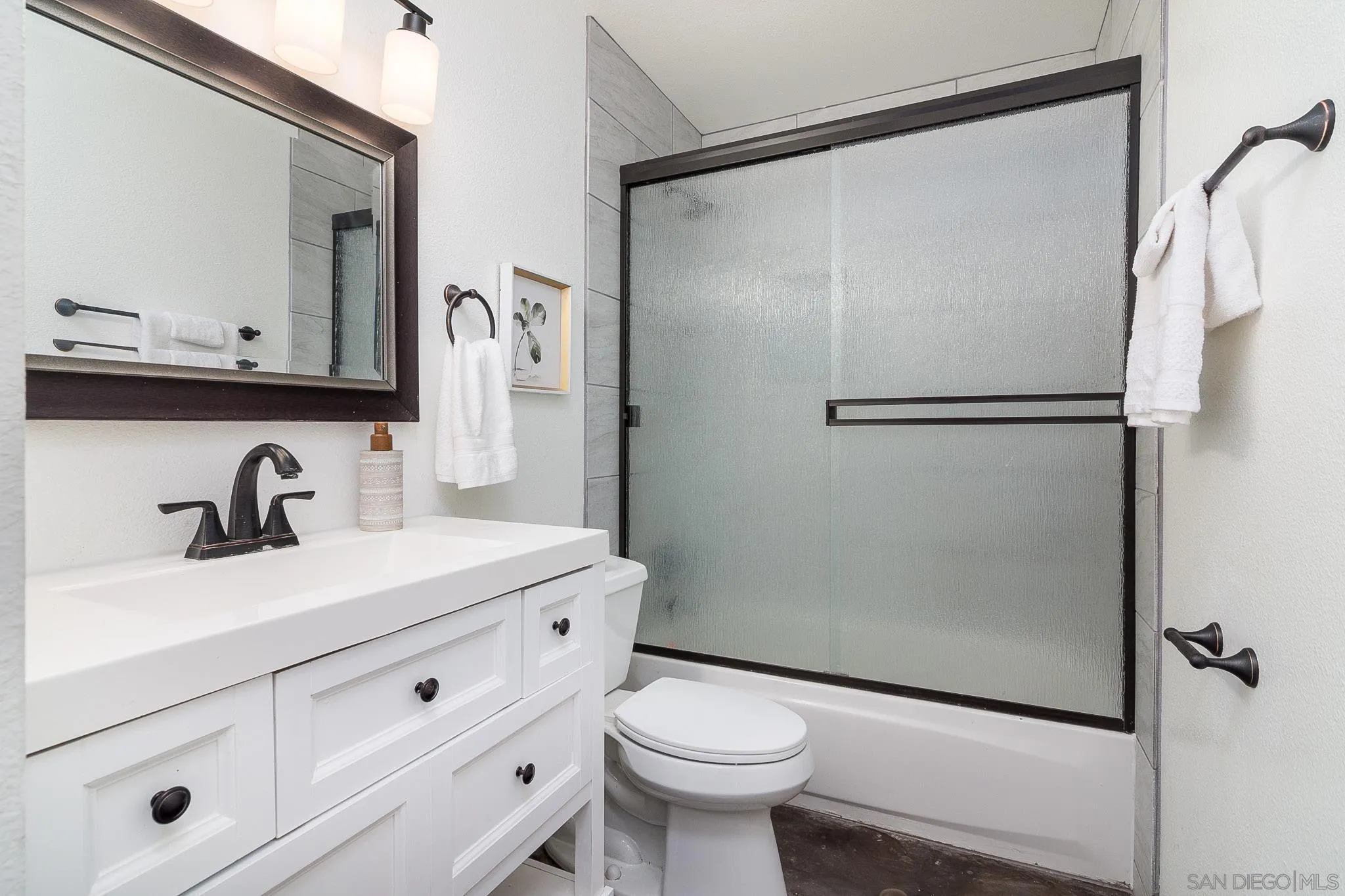 https://cdn.realtyfeed.com/cdn/127/260011767/9ca54c0fb8b026ef13c175500a3b5b85.webp