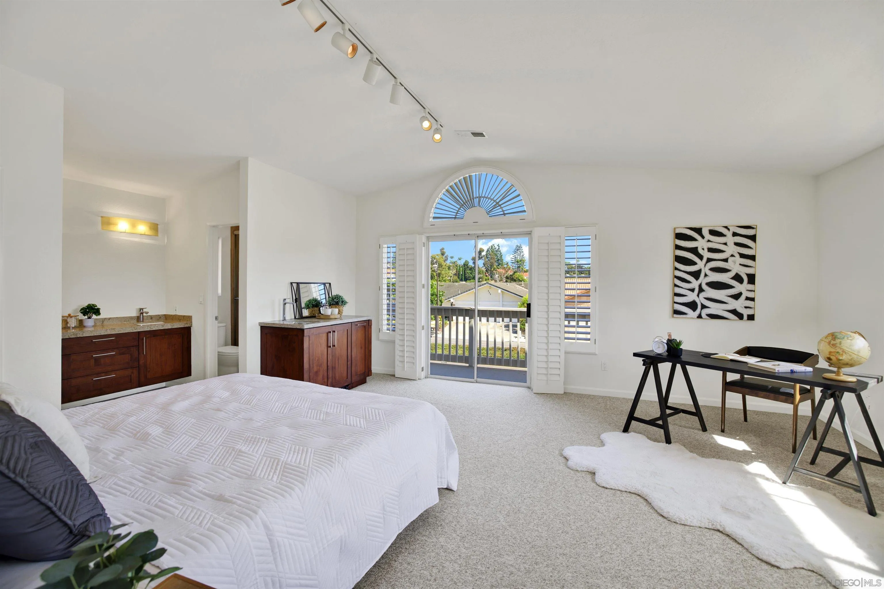 https://cdn.realtyfeed.com/cdn/127/260011775/1d120ff6c3e87a21318025d0f59c8a50.webp