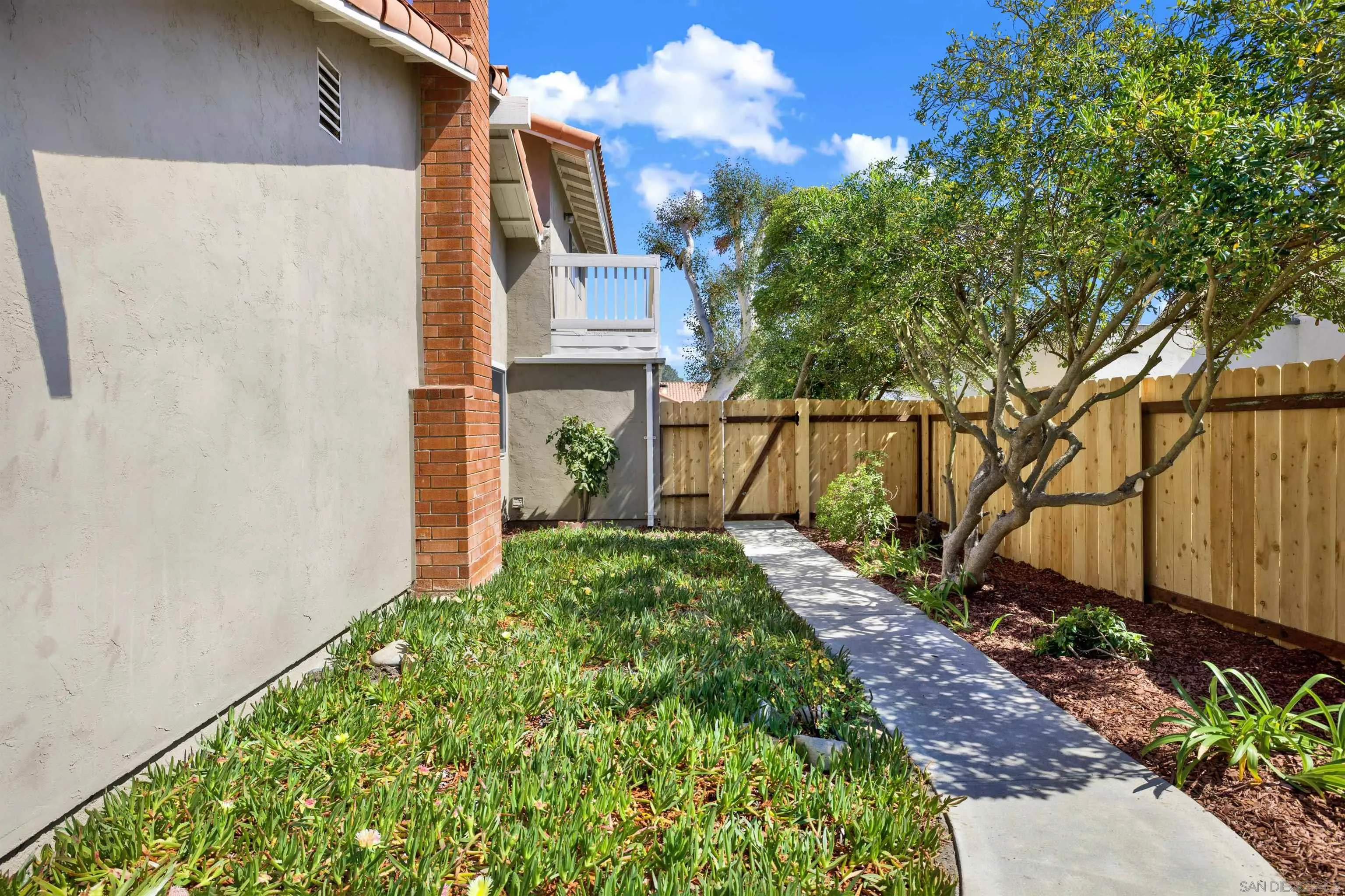 https://cdn.realtyfeed.com/cdn/127/260011775/55c39ea2abda2a0446ac1e8eb7ac9a32.webp