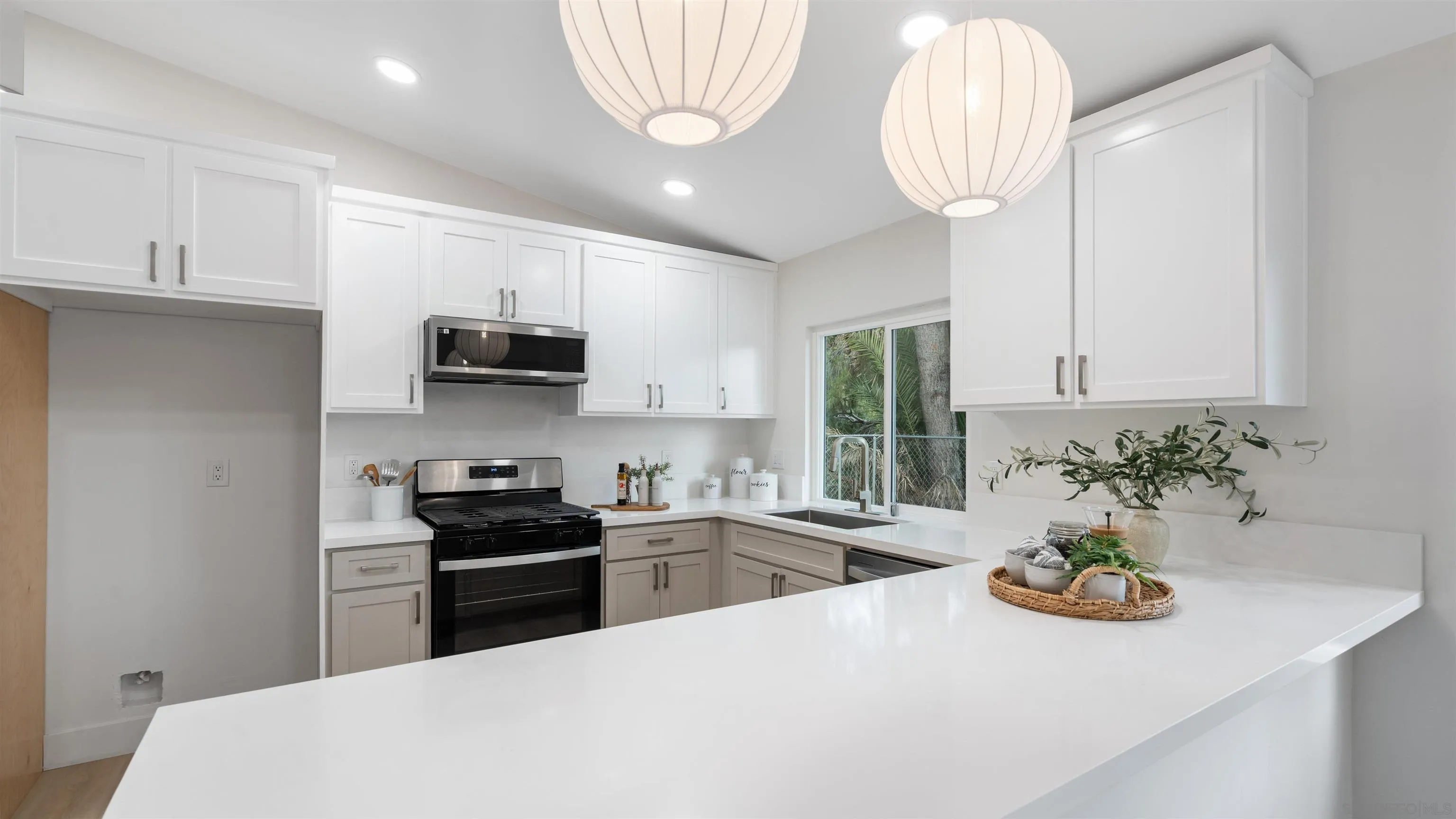 https://cdn.realtyfeed.com/cdn/127/260011779/9e819817cdfd043d4715c4055e175d94.webp