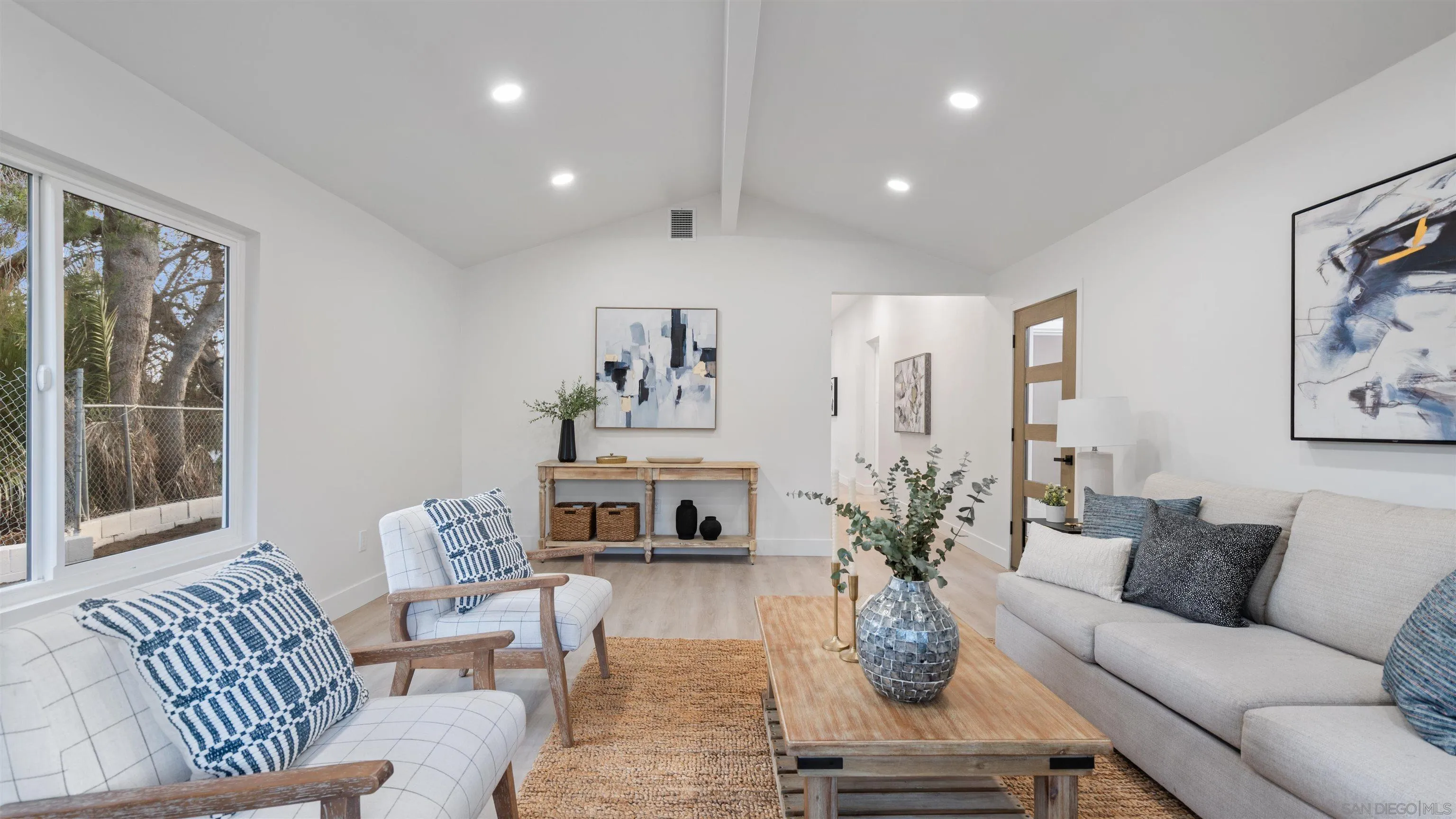 https://cdn.realtyfeed.com/cdn/127/260011779/ee25a7486439536bda26418eb0328e35.webp