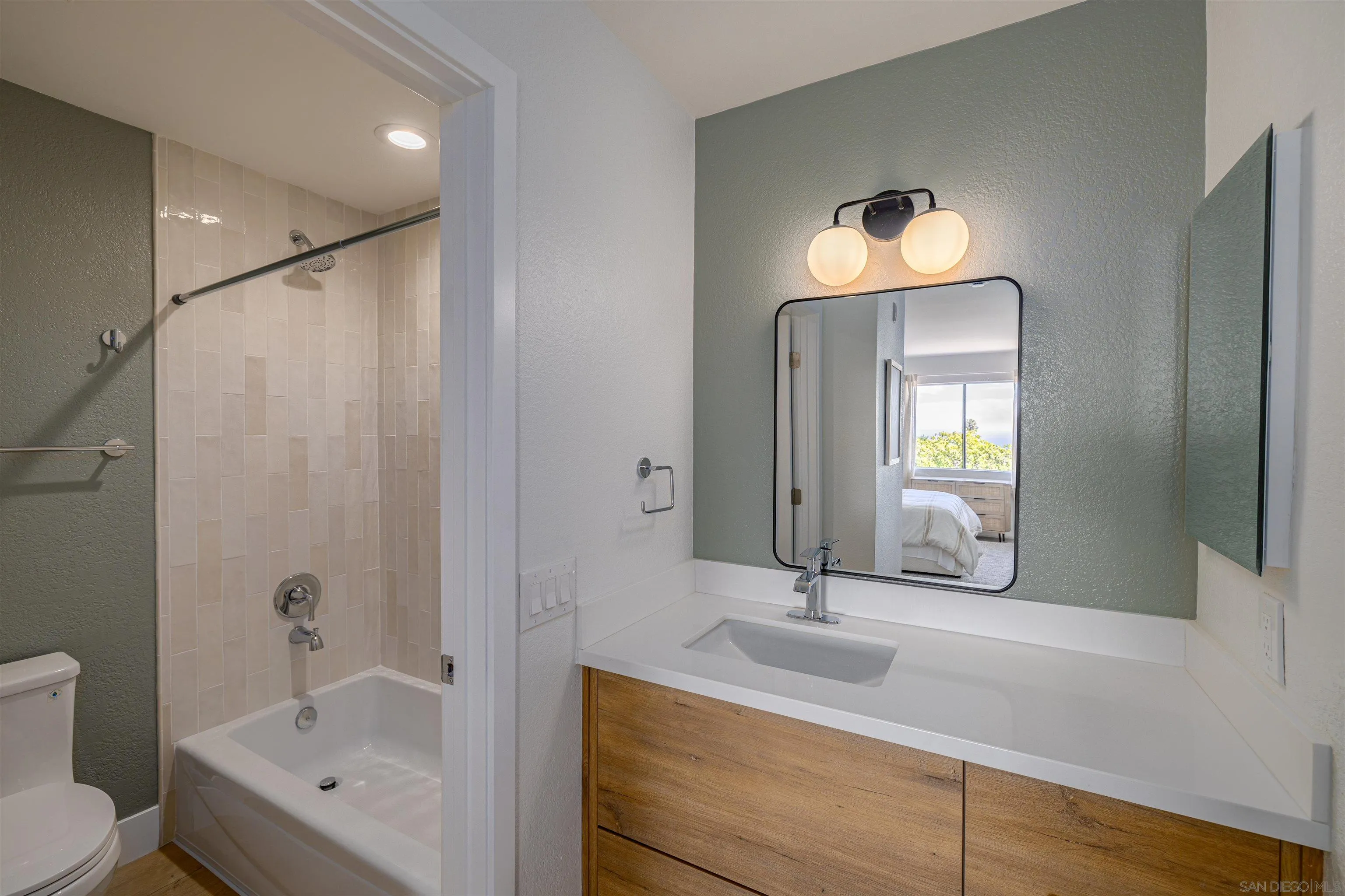 https://cdn.realtyfeed.com/cdn/127/260011780/6869ee36ab7cb2af1f2baf032813989a.webp