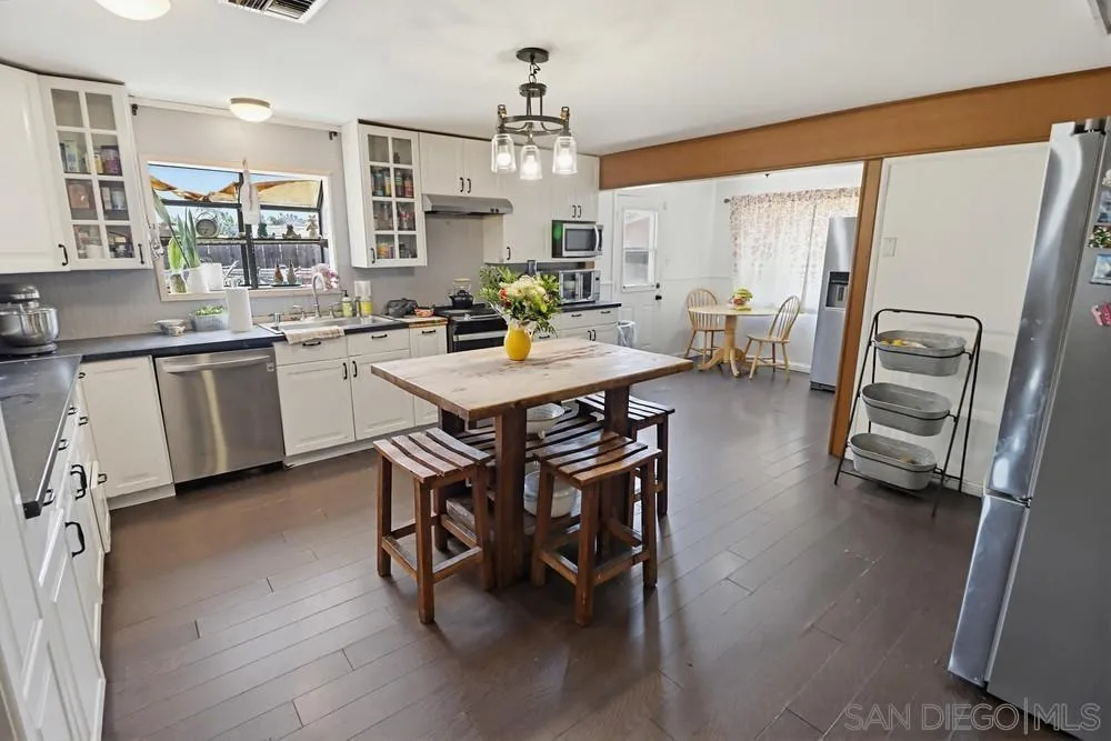 https://cdn.realtyfeed.com/cdn/127/260011781/6a28a62342178189e8d1c8ae14fe47cd.webp