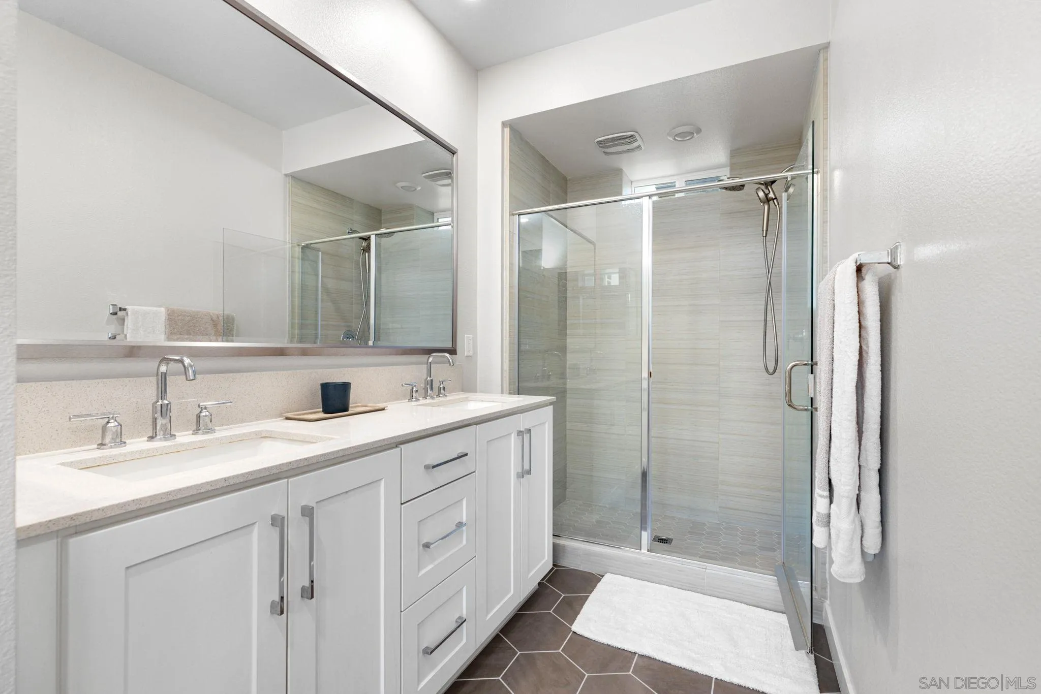 Photo #27: 260011785 Listing: Photo #27
