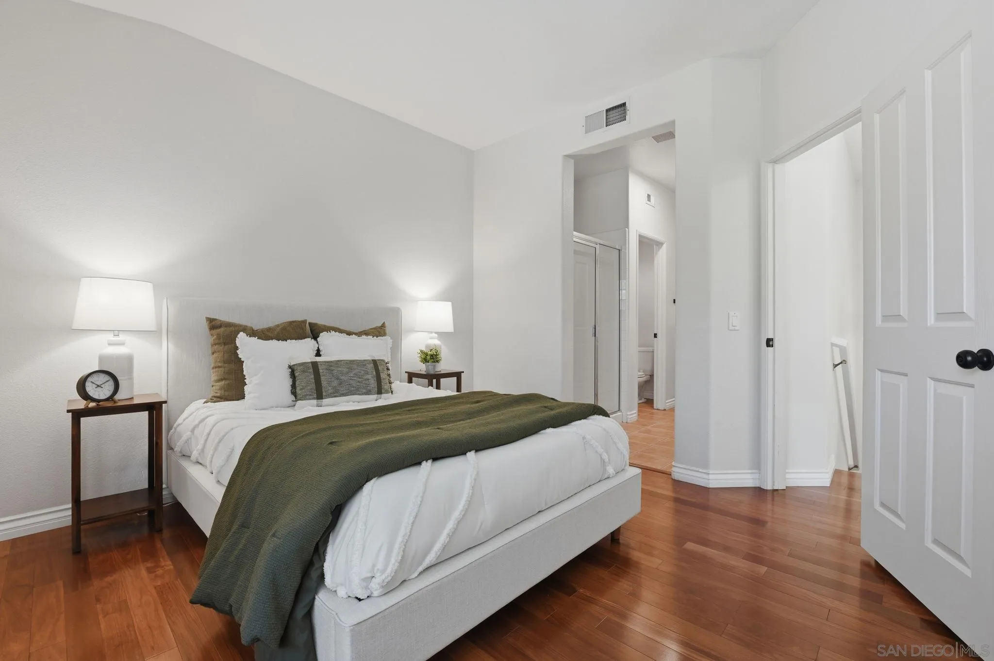 https://cdn.realtyfeed.com/cdn/127/260011786/0ea0a7e01f490f423bc82caf906b1470.webp