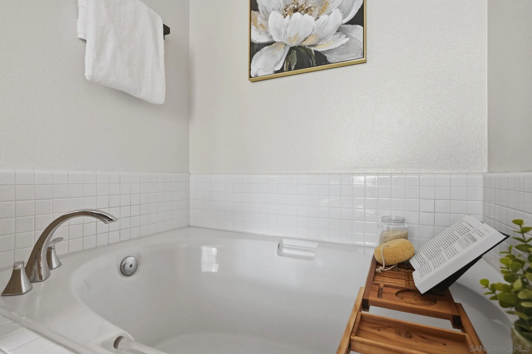https://cdn.realtyfeed.com/cdn/127/260011786/3fcbddc578e69529b097143296e8ccdc.webp