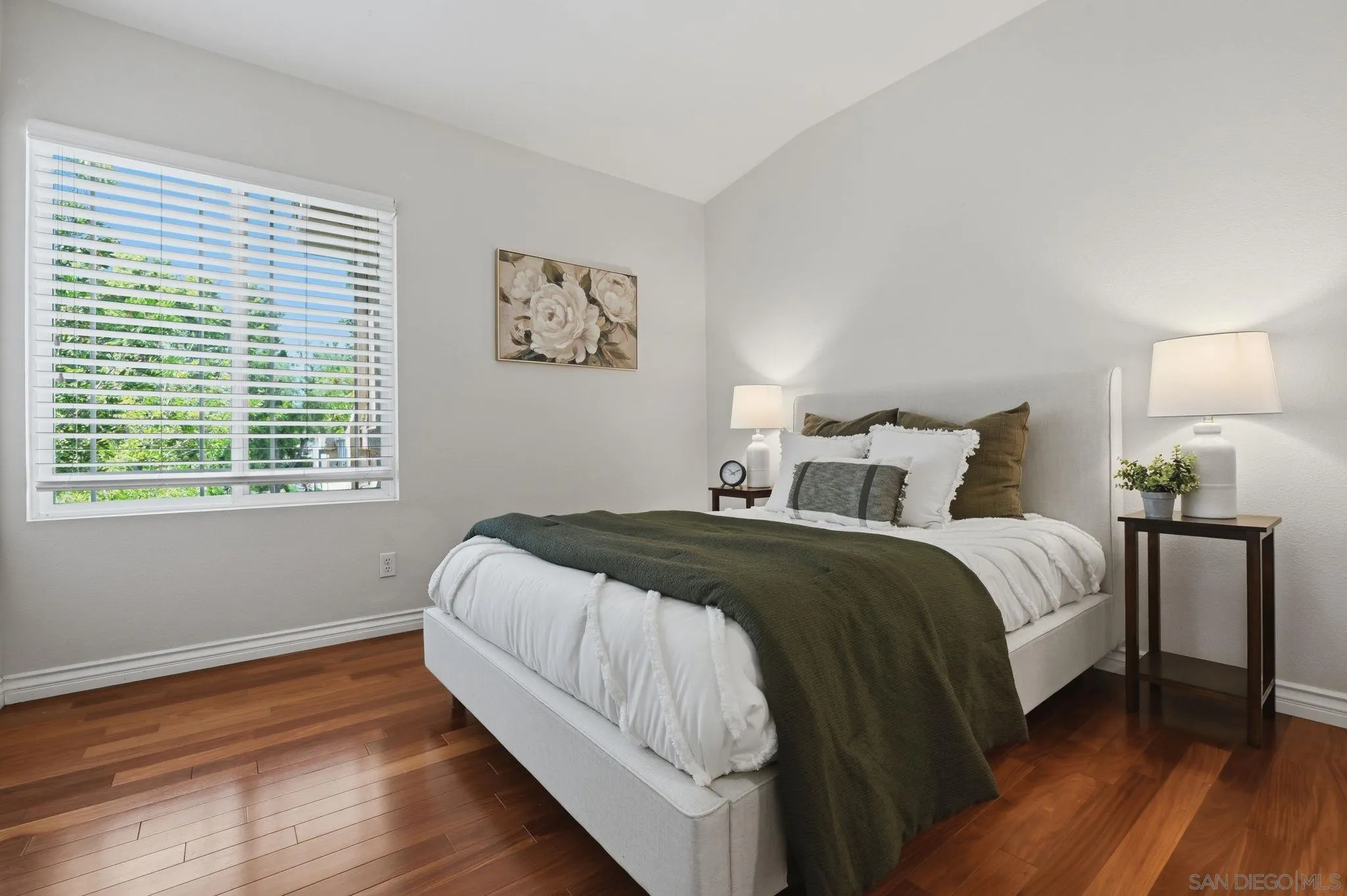 https://cdn.realtyfeed.com/cdn/127/260011786/68b6b47c0bb84af11ad4f6ace3f0cc2f.webp