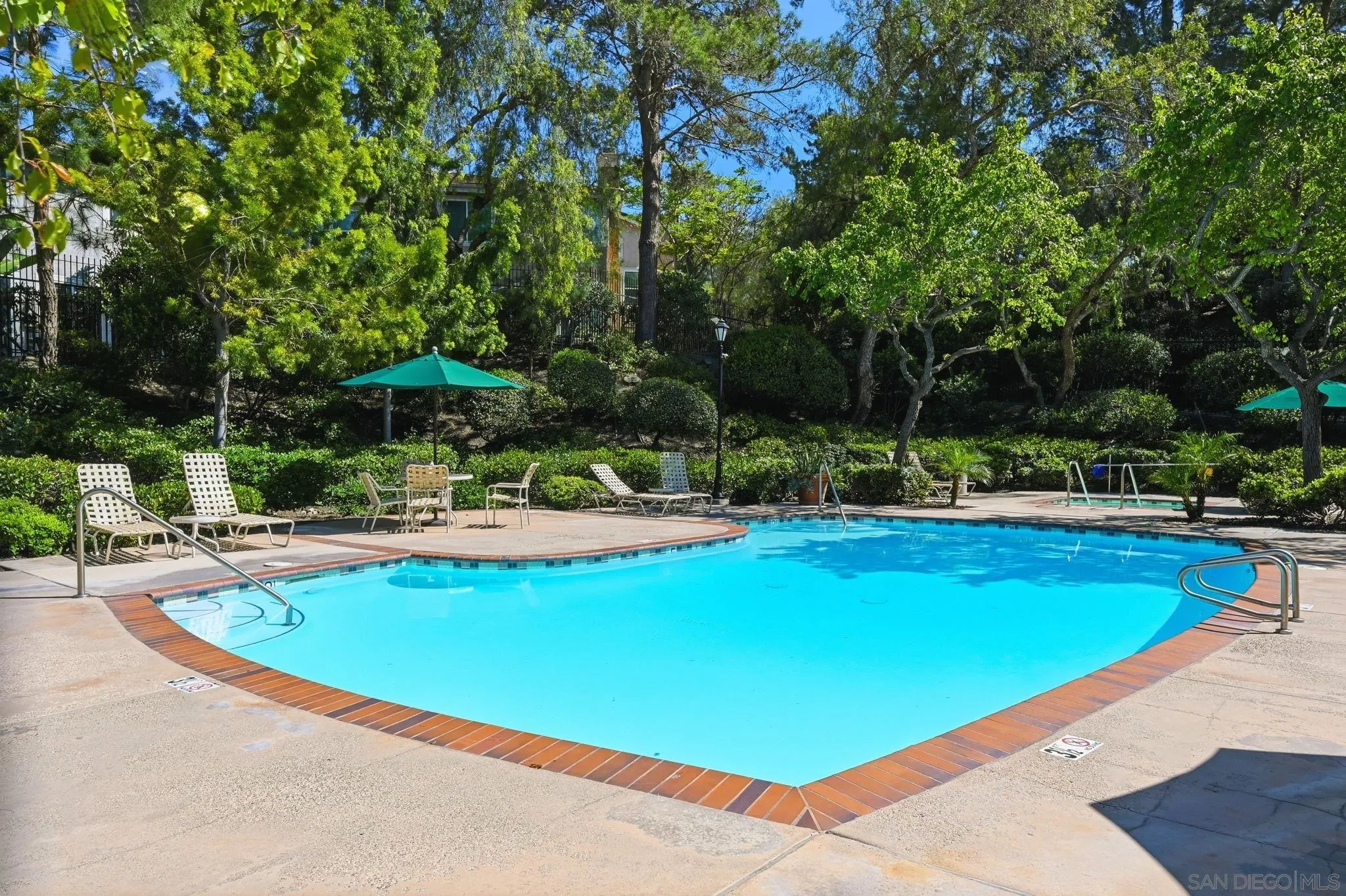 https://cdn.realtyfeed.com/cdn/127/260011786/6f0e73423bebc058e915b5996b83b8e2.webp