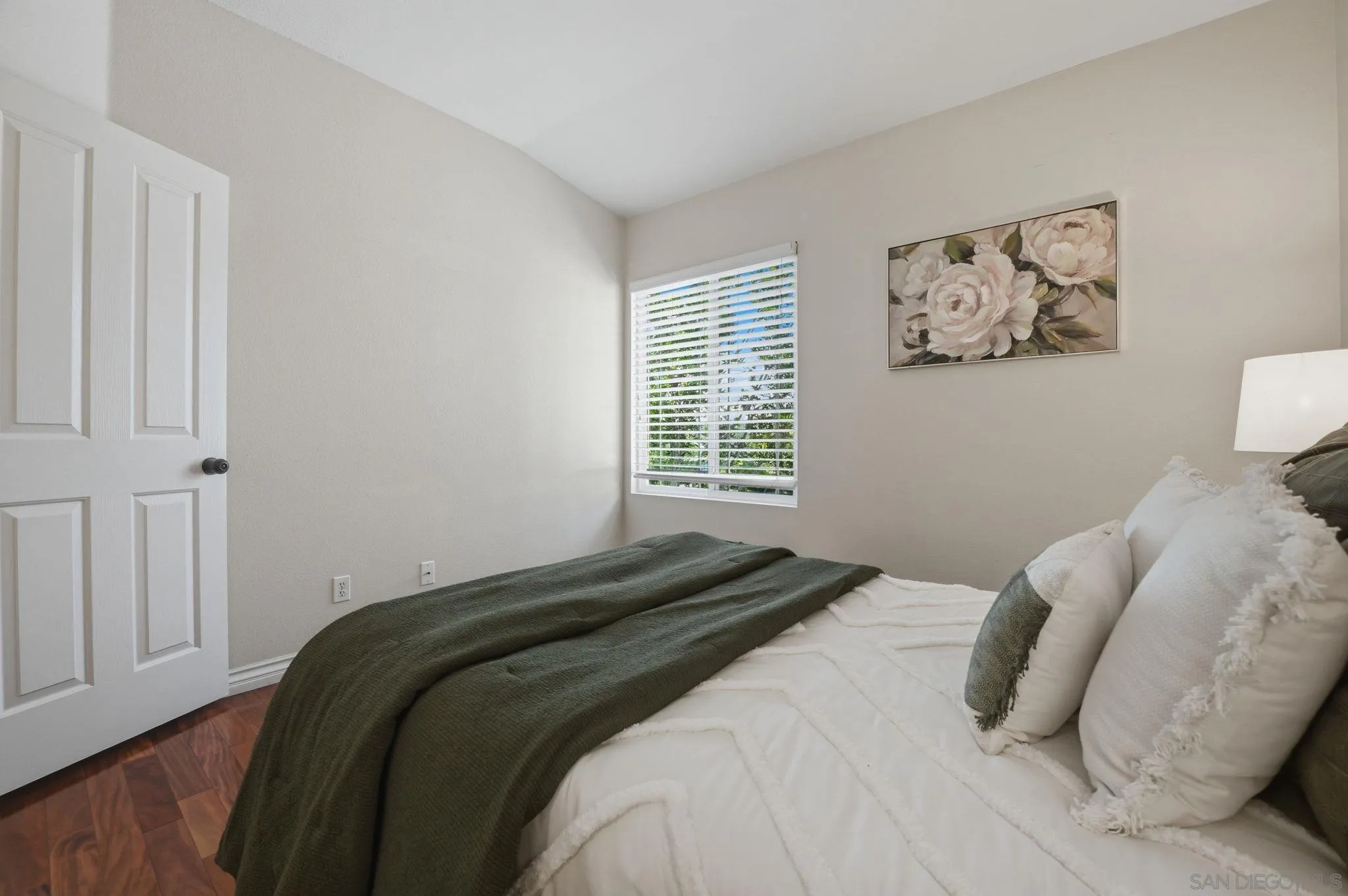 https://cdn.realtyfeed.com/cdn/127/260011786/7b0258700691866d6a59caf4daf4ebbb.webp