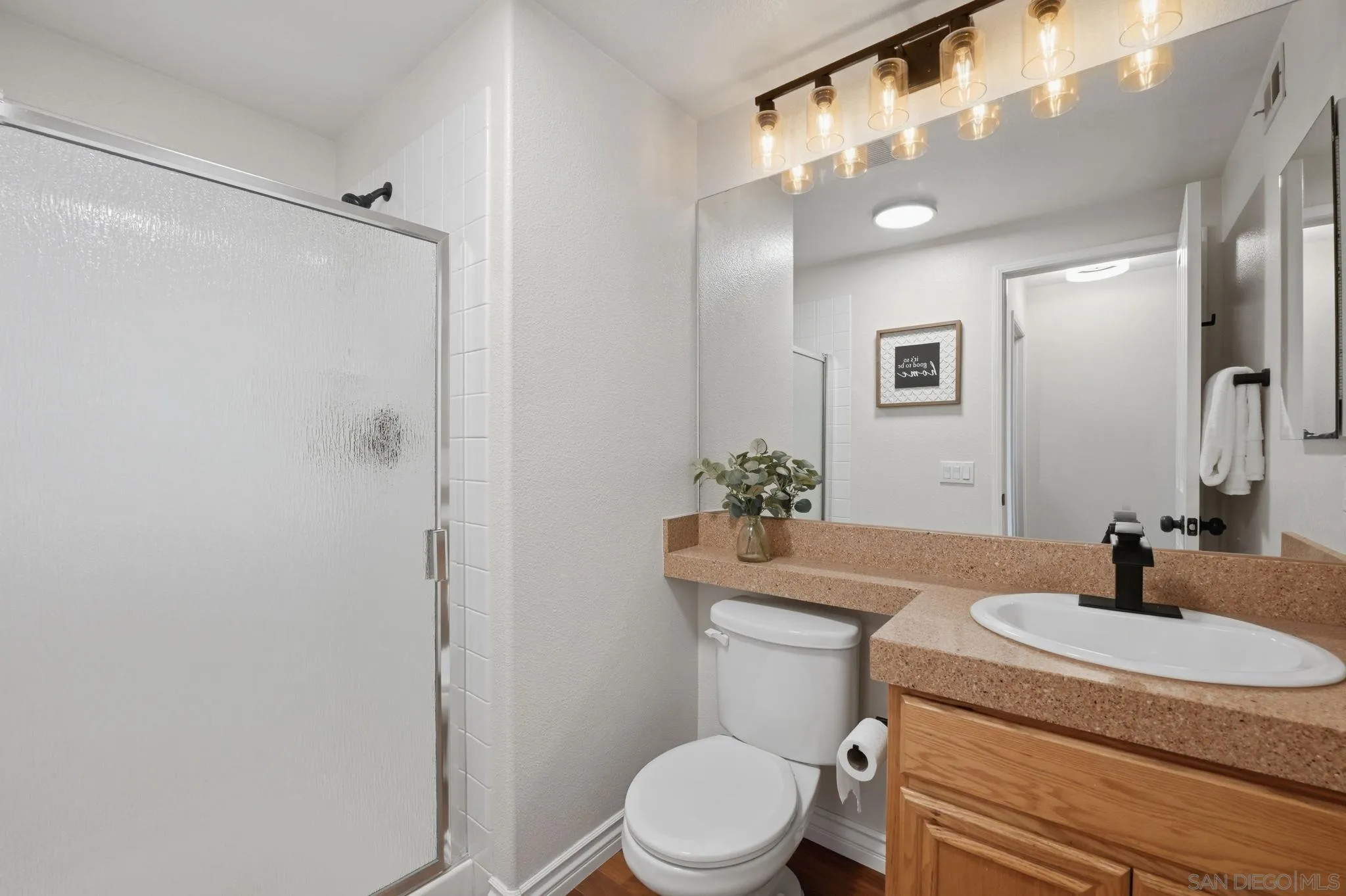 https://cdn.realtyfeed.com/cdn/127/260011786/c1332f1b9b95f37dd5908426e96df2c1.webp