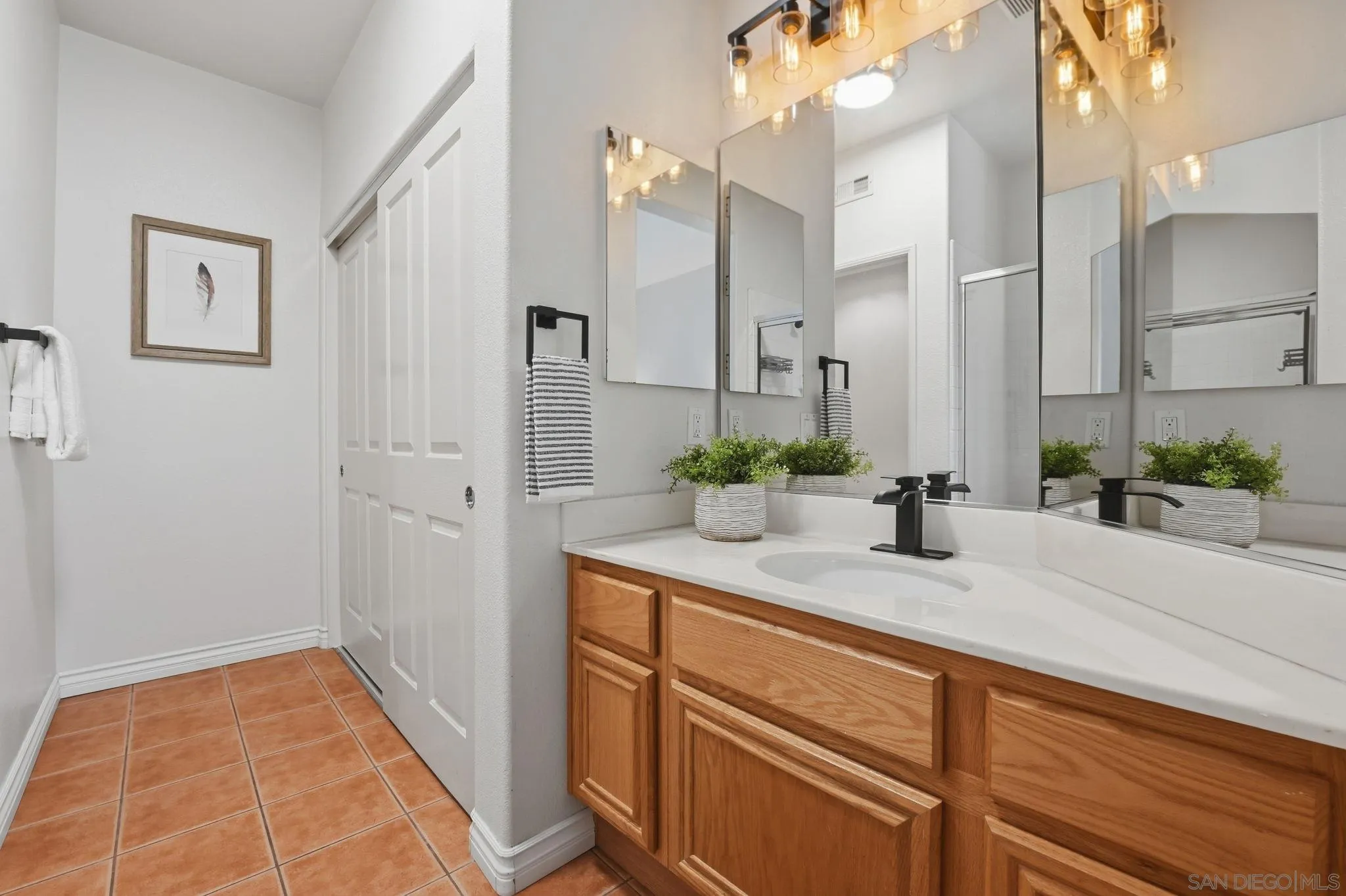 https://cdn.realtyfeed.com/cdn/127/260011786/fc42acf1136194909008c0b18fdfe8fb.webp