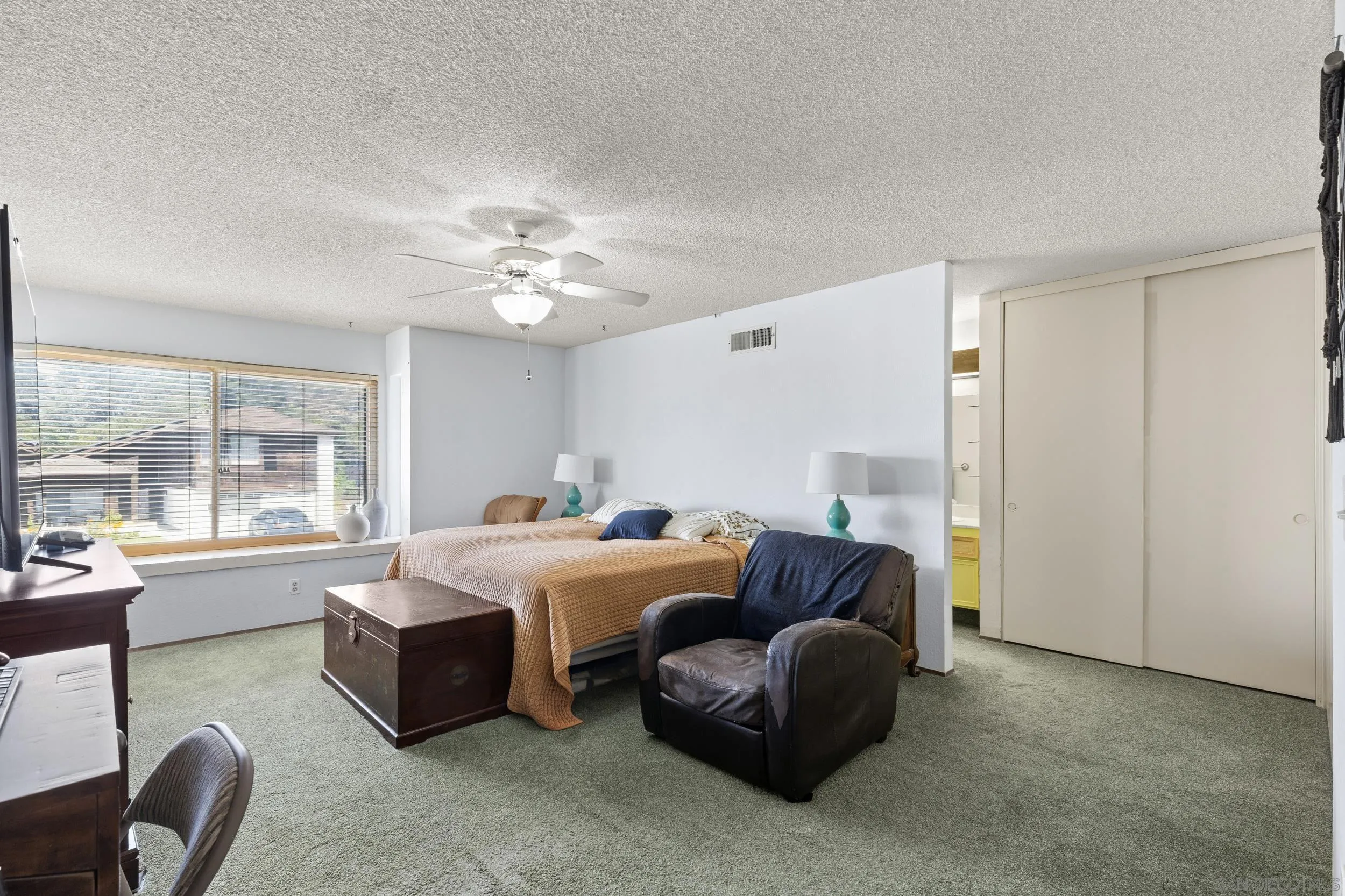 https://cdn.realtyfeed.com/cdn/127/260011787/2f2e1f11675a58ae46d5b078047343b9.webp
