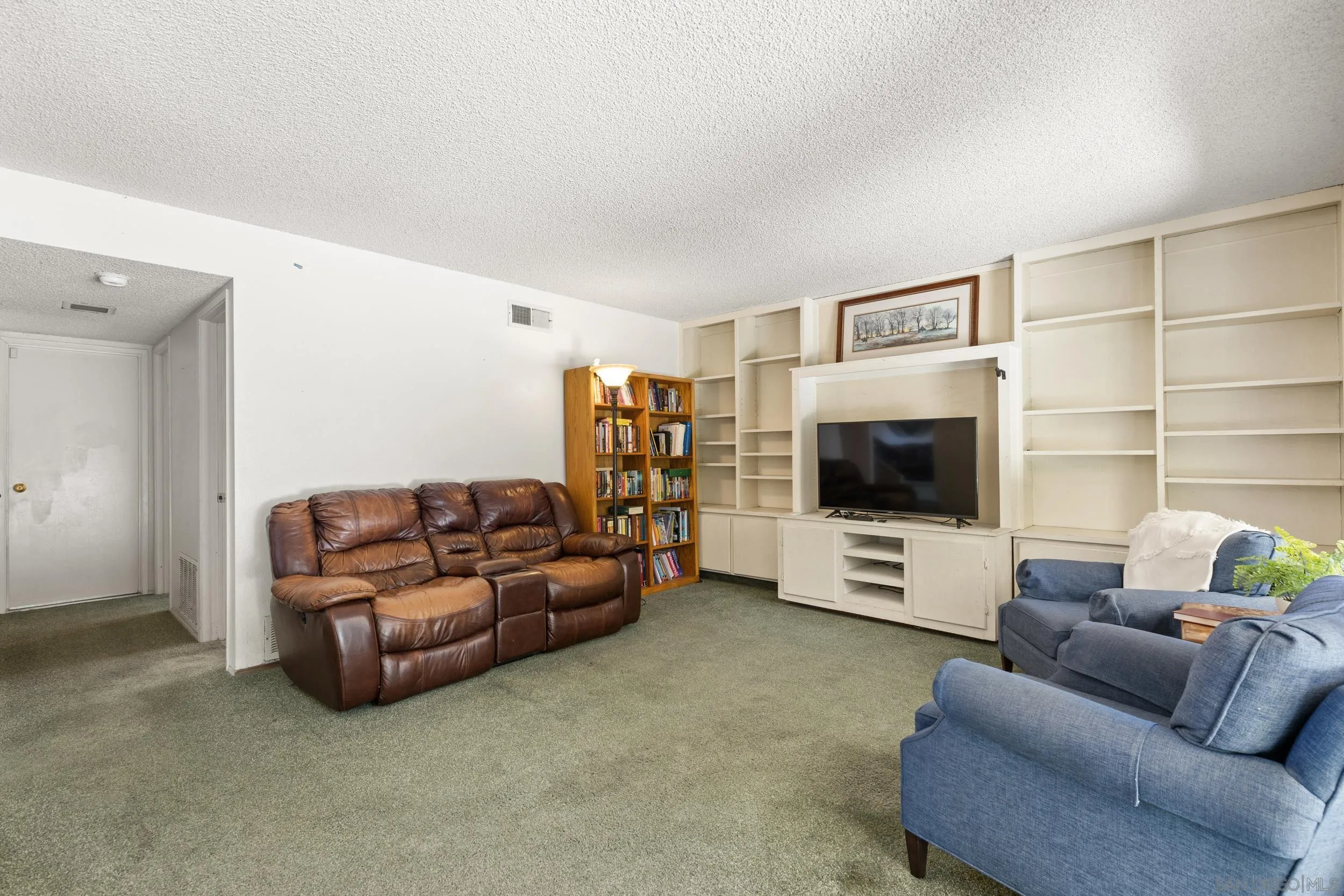 https://cdn.realtyfeed.com/cdn/127/260011787/3e06648a52866e39f7f19c42f84859b1.webp