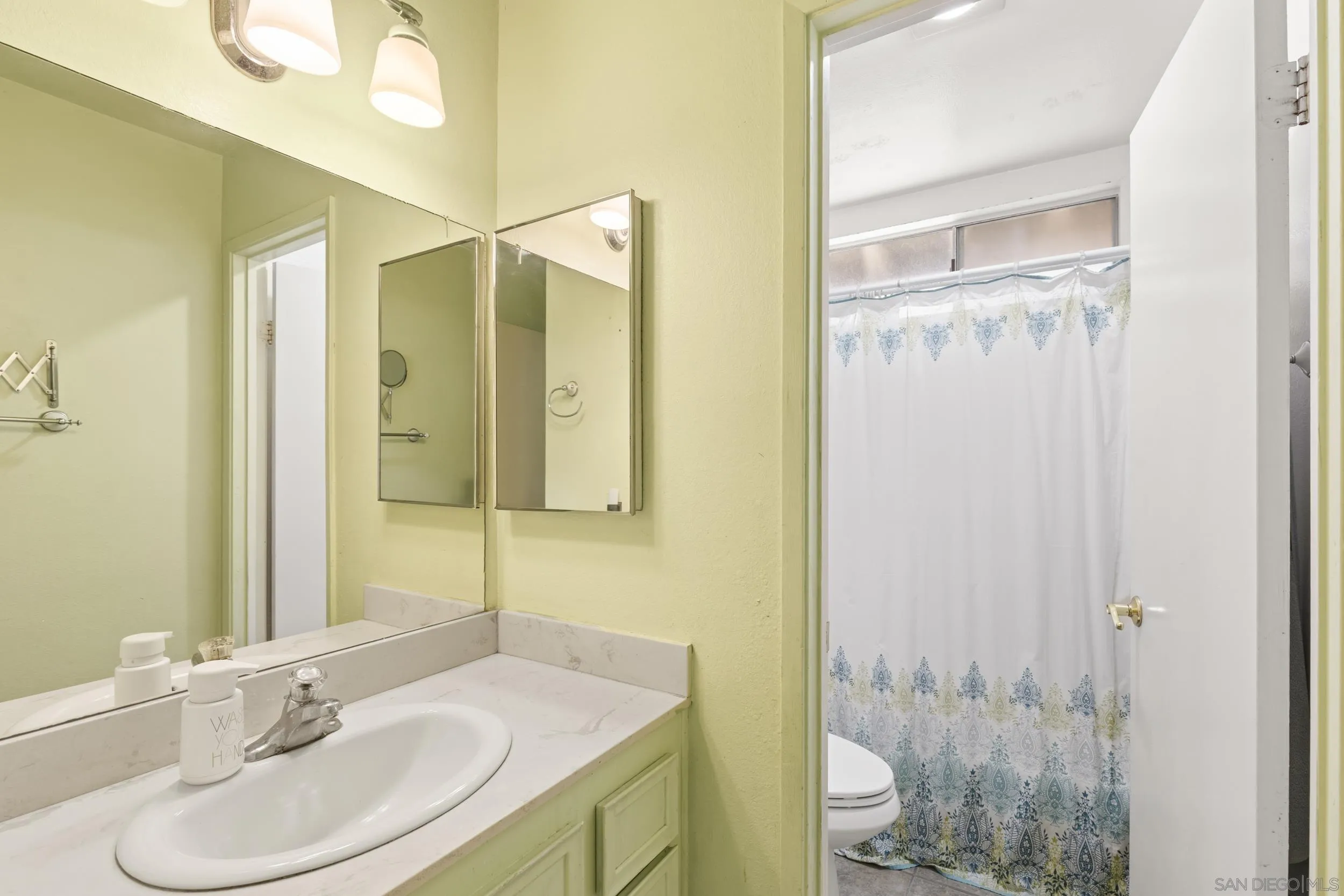 https://cdn.realtyfeed.com/cdn/127/260011787/7b1c2647b3eaeef13b659fbb37ee700c.webp