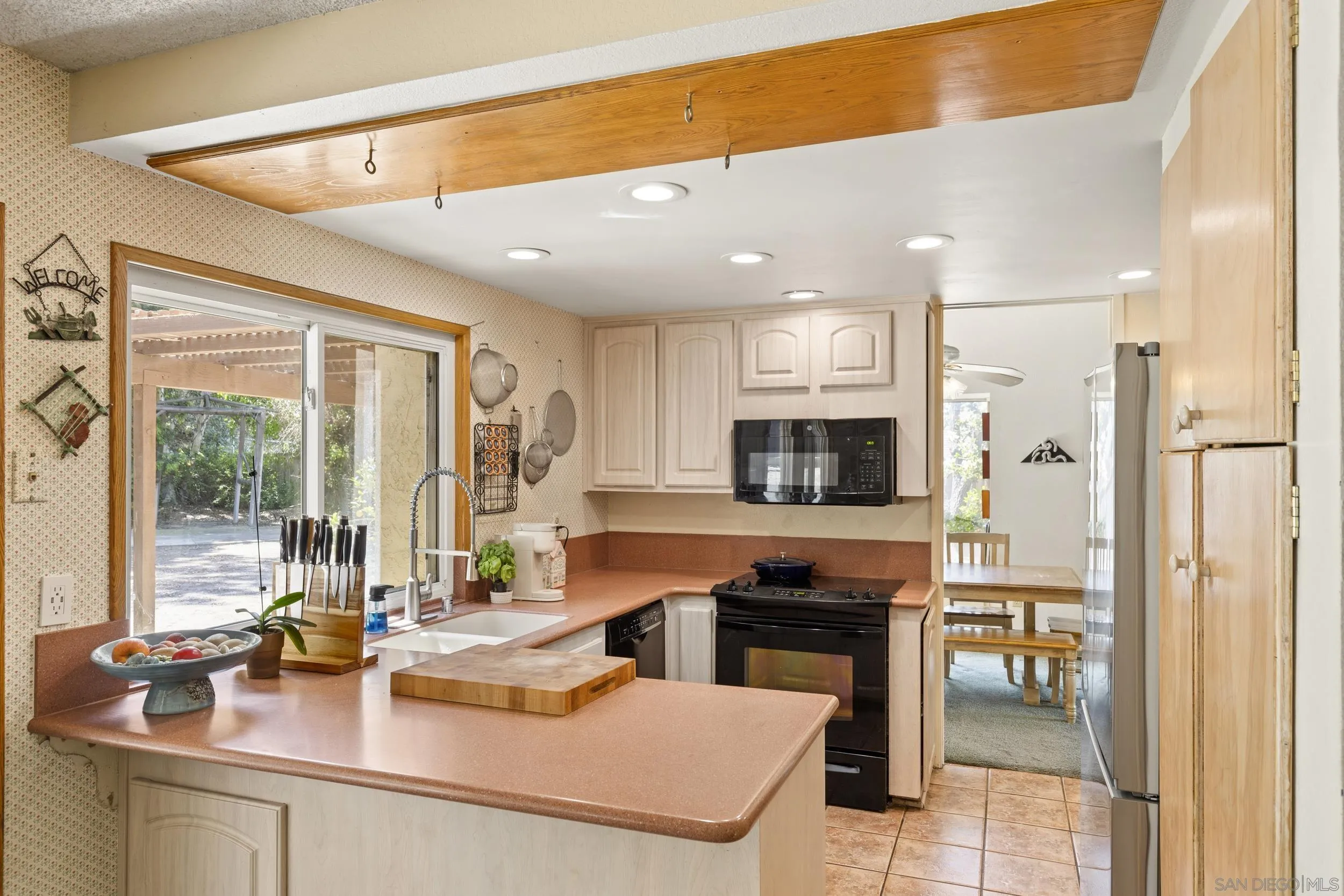 https://cdn.realtyfeed.com/cdn/127/260011787/a48ab1c8934c00de98ab39555104746e.webp