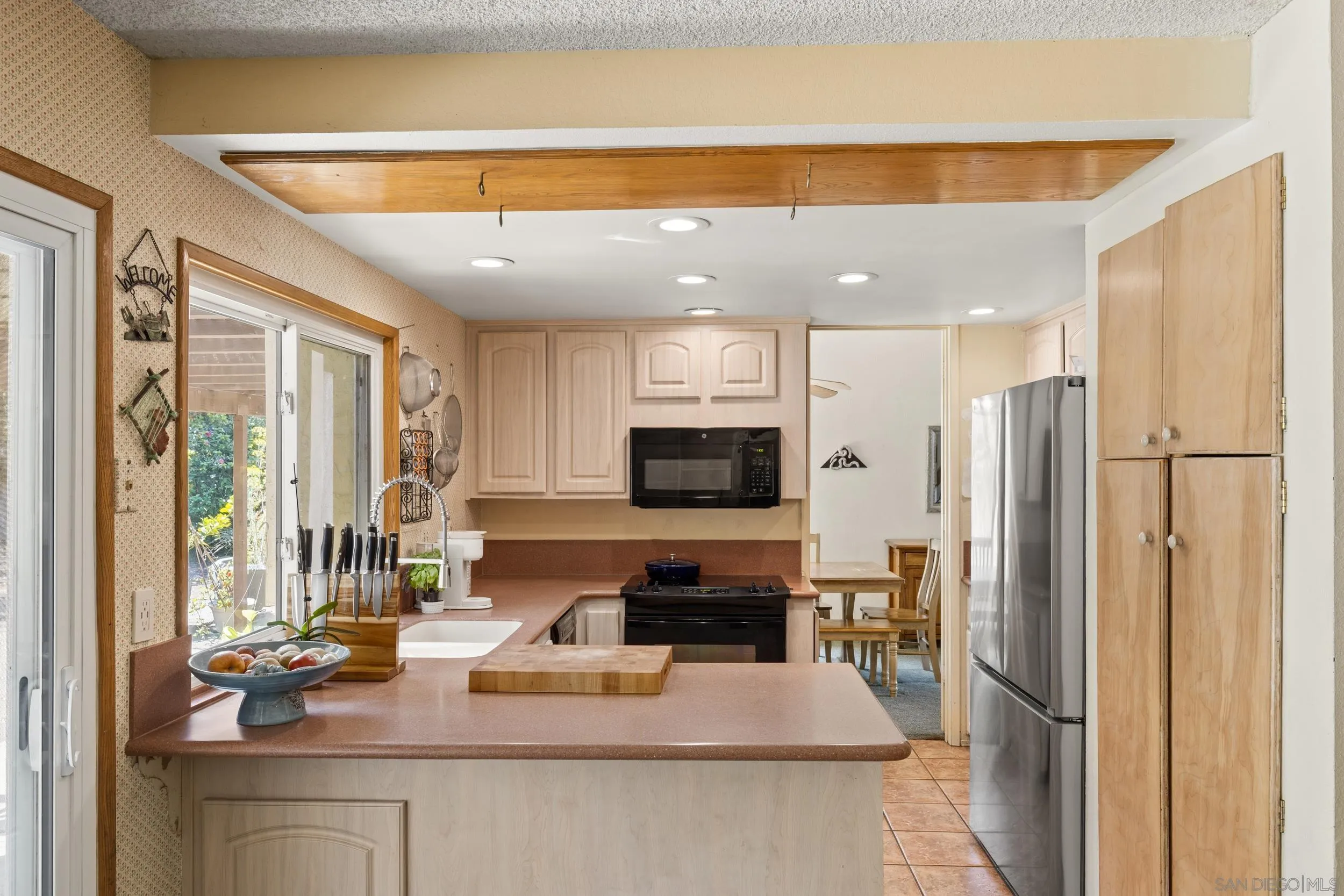 https://cdn.realtyfeed.com/cdn/127/260011787/a782d619bdded595c70f7c25b00fe850.webp
