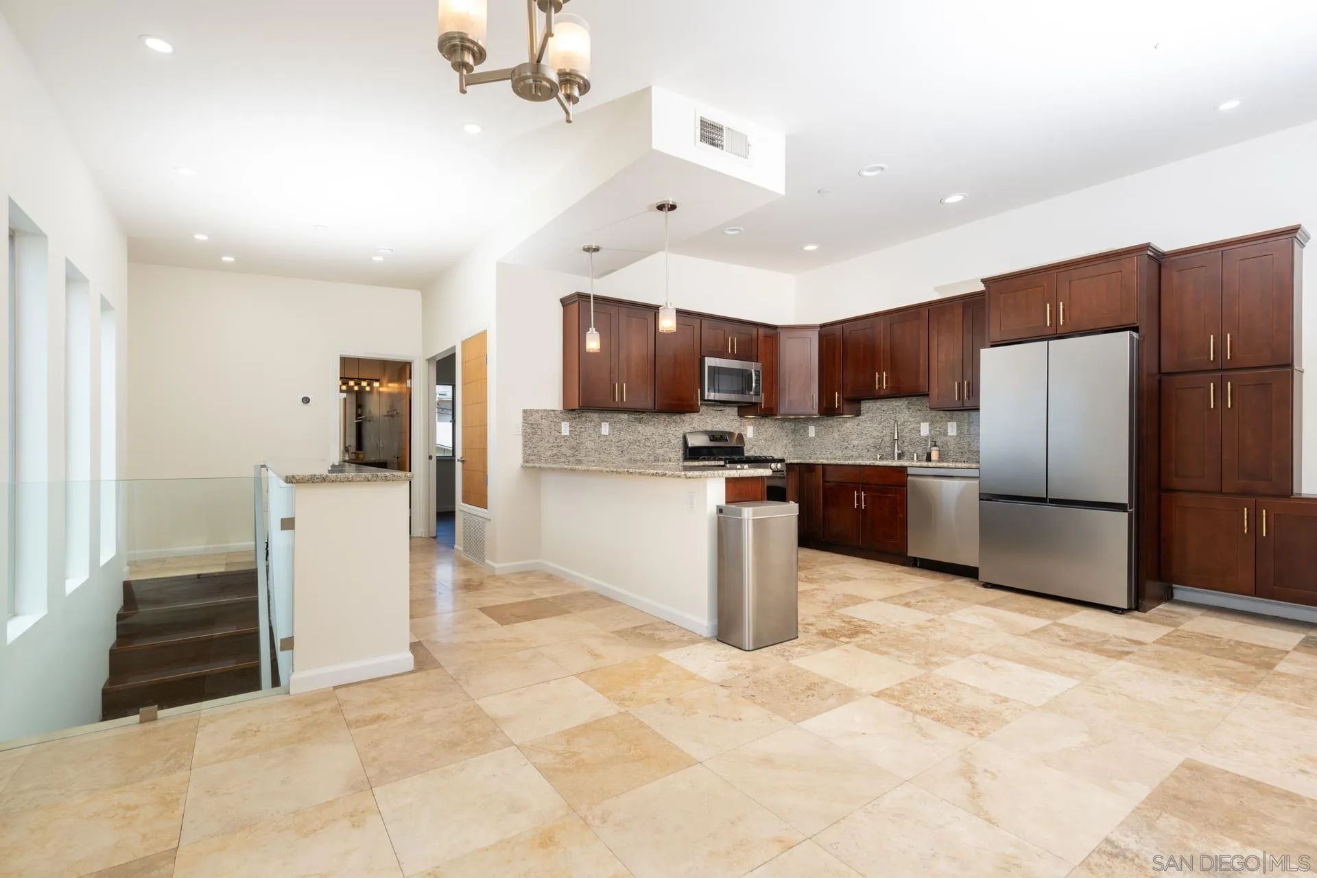Photo #4: 260011792 Listing: Photo #4