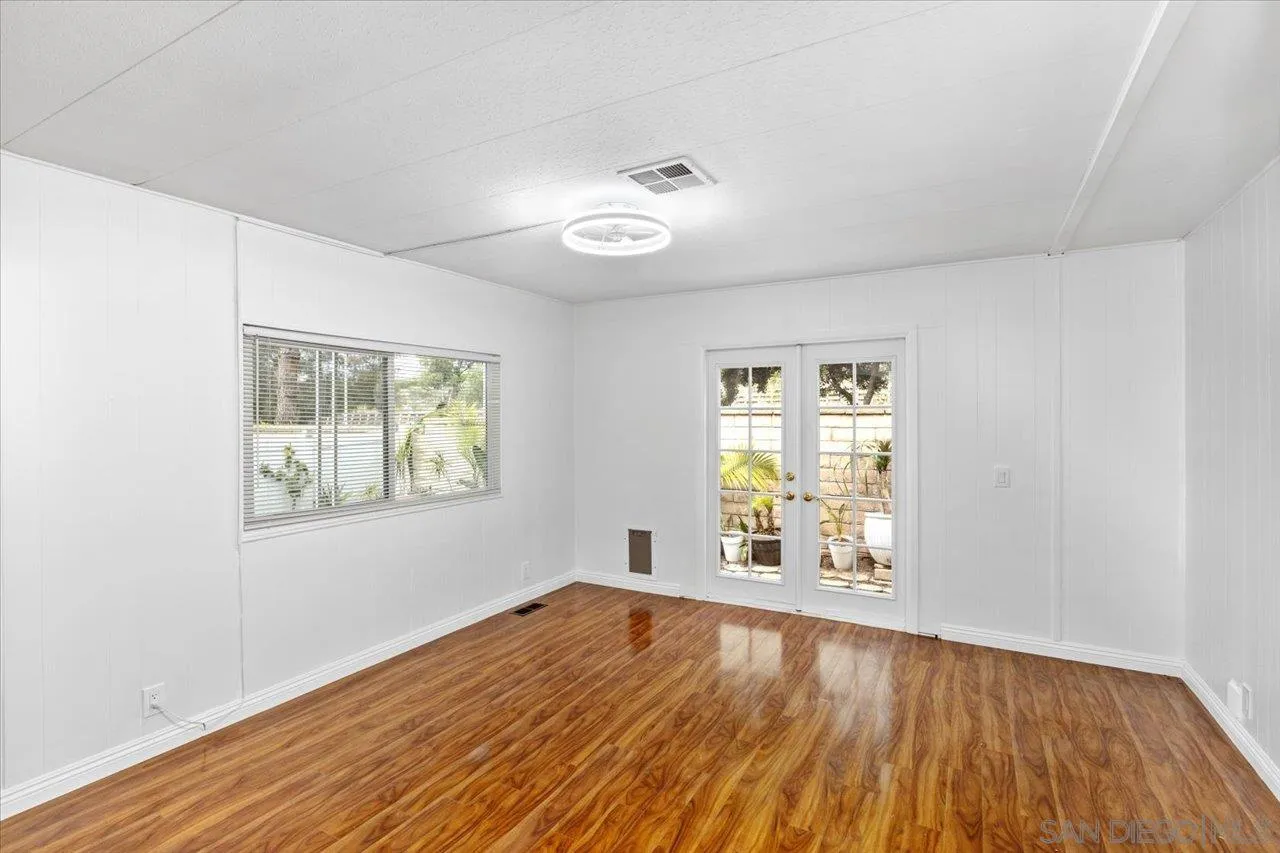 https://cdn.realtyfeed.com/cdn/127/260011794/d5bf45fd1fb40627f9b9354dae08eaf9.webp