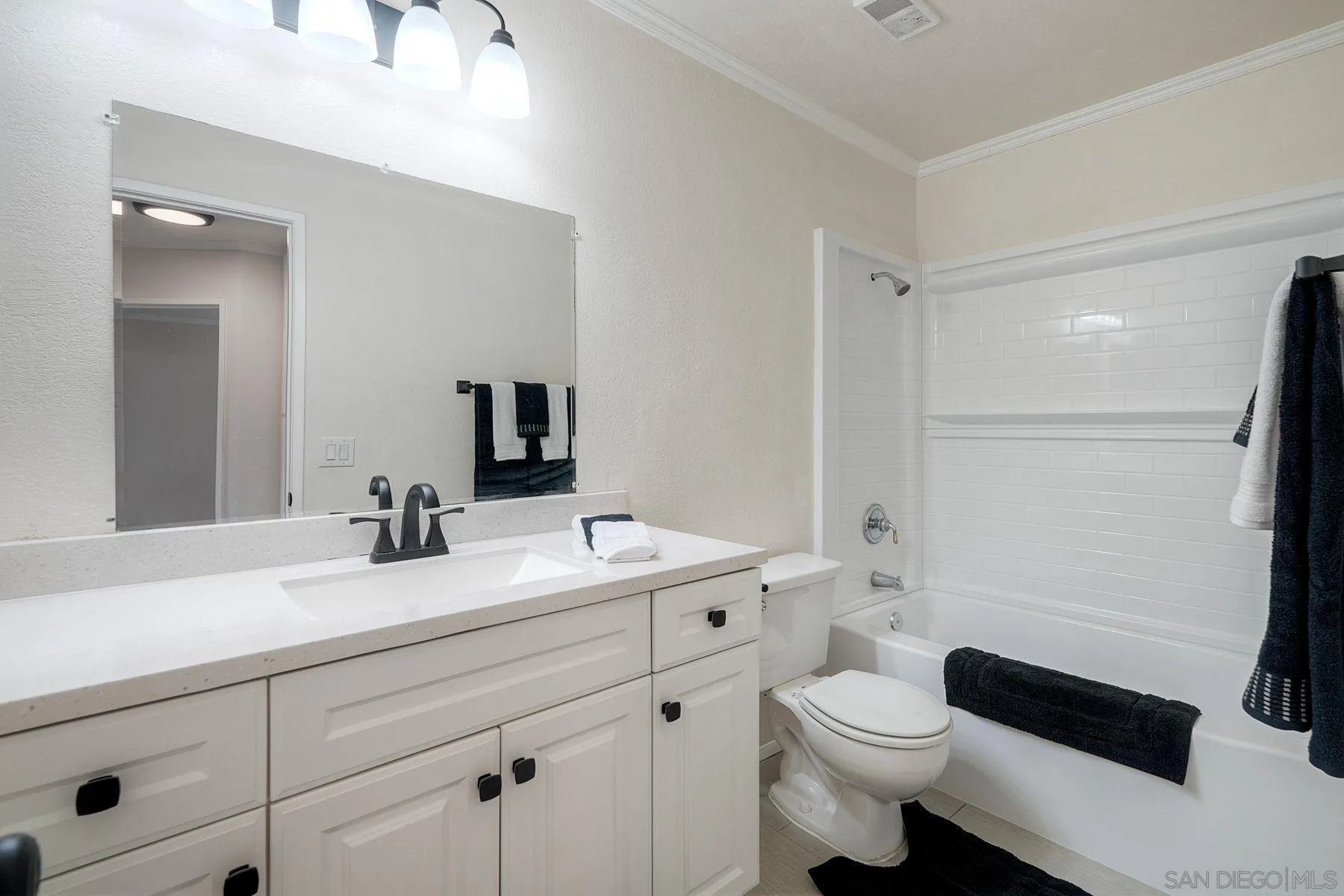 https://cdn.realtyfeed.com/cdn/127/260011796/4676d5cd5908472406467592245a6bab.webp