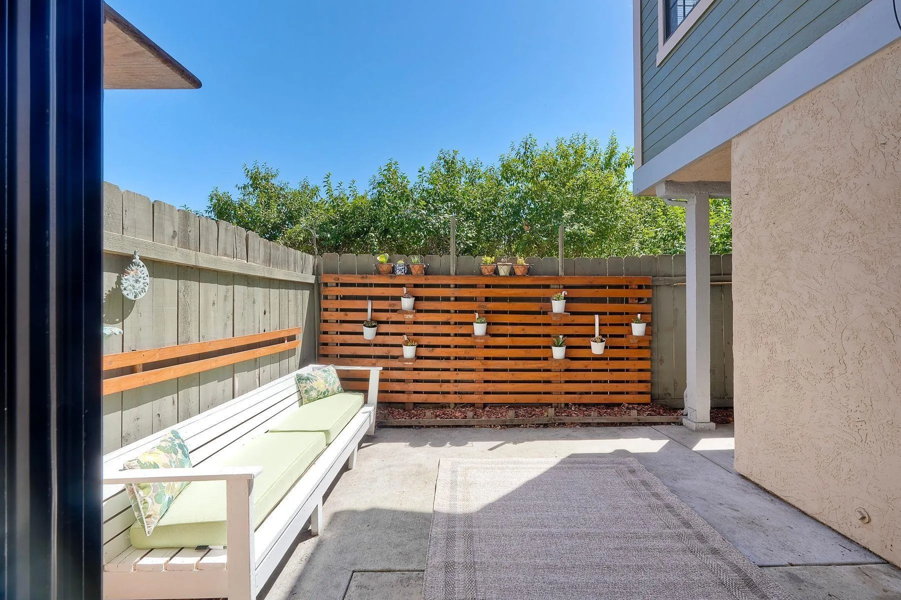 https://cdn.realtyfeed.com/cdn/127/260011796/52d5b60d1815d63608ba70e3f07ed6a0.webp