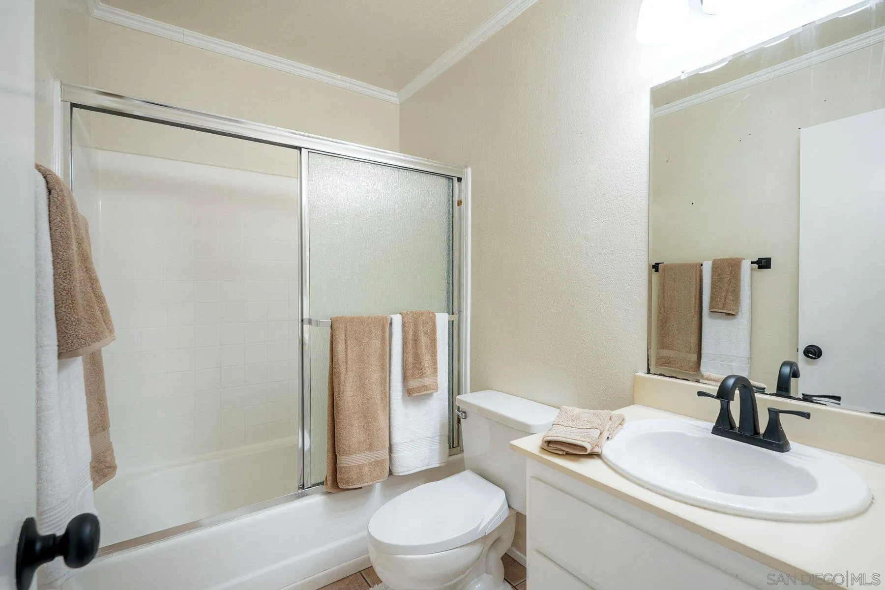 https://cdn.realtyfeed.com/cdn/127/260011796/edc4103dc244e657aec811aec2bab259.webp