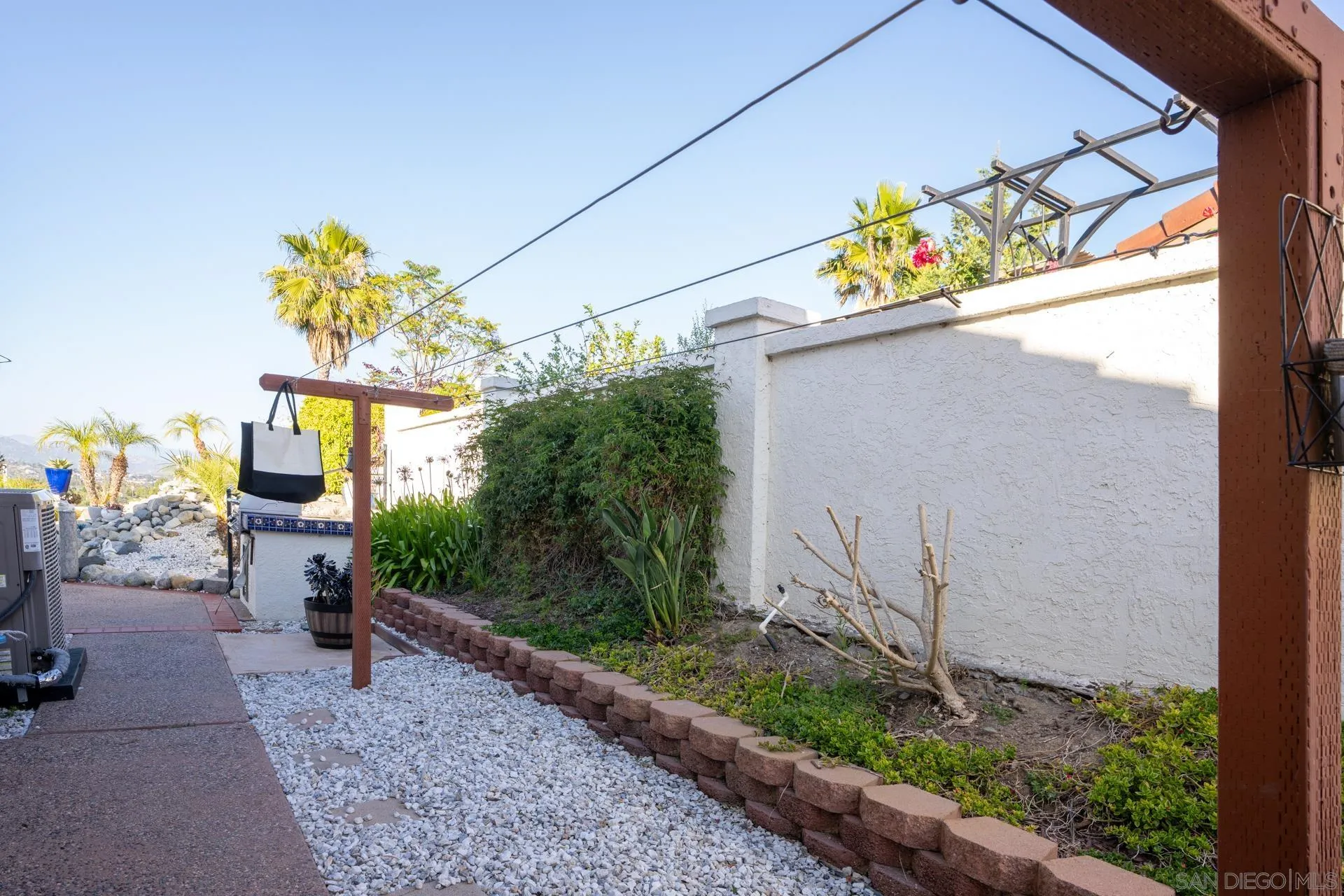 https://cdn.realtyfeed.com/cdn/127/260011798/111de50517f1f64a5d59809b5ee9b199.webp