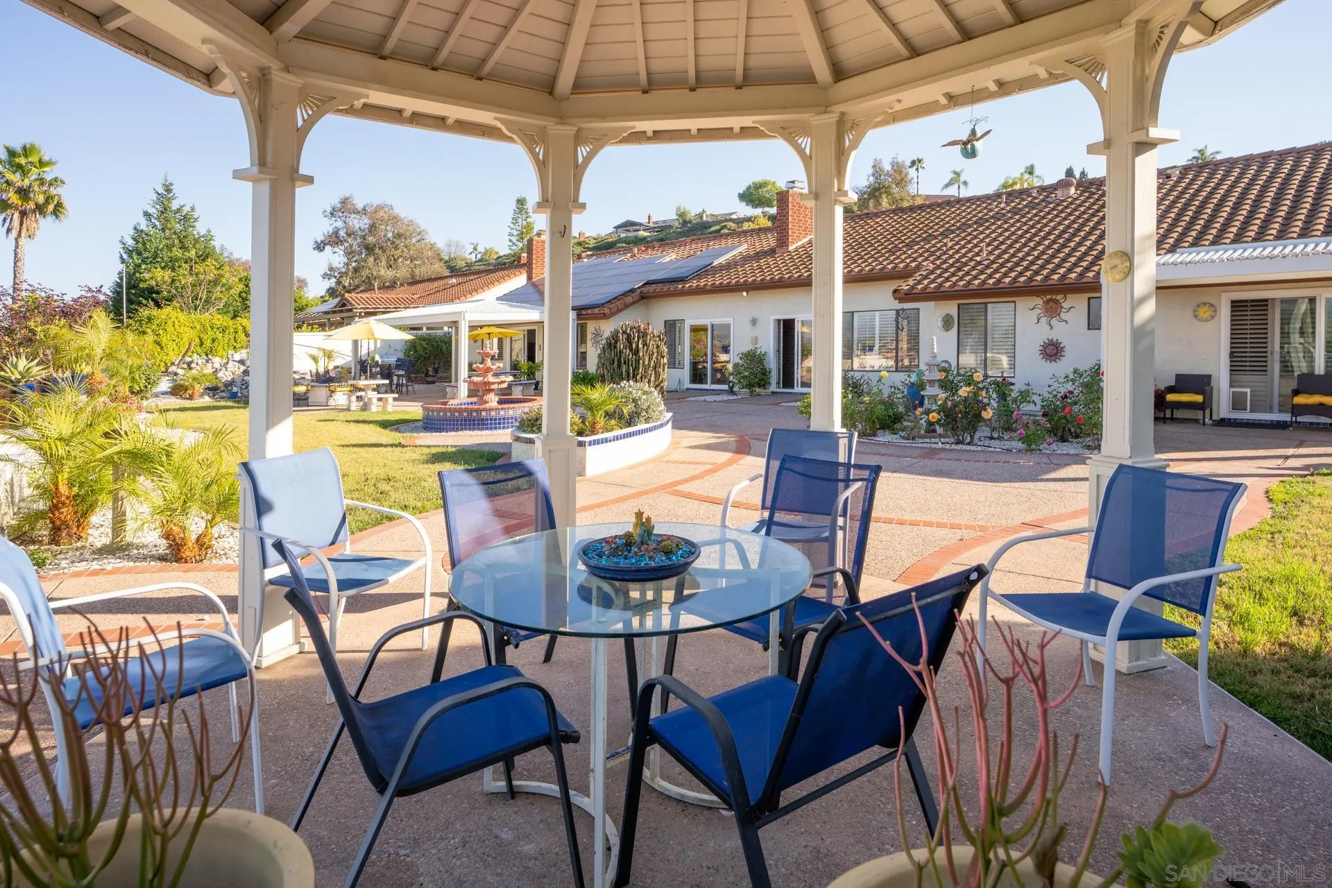 https://cdn.realtyfeed.com/cdn/127/260011798/143a500234054a4bd70ba967e46c3c58.webp