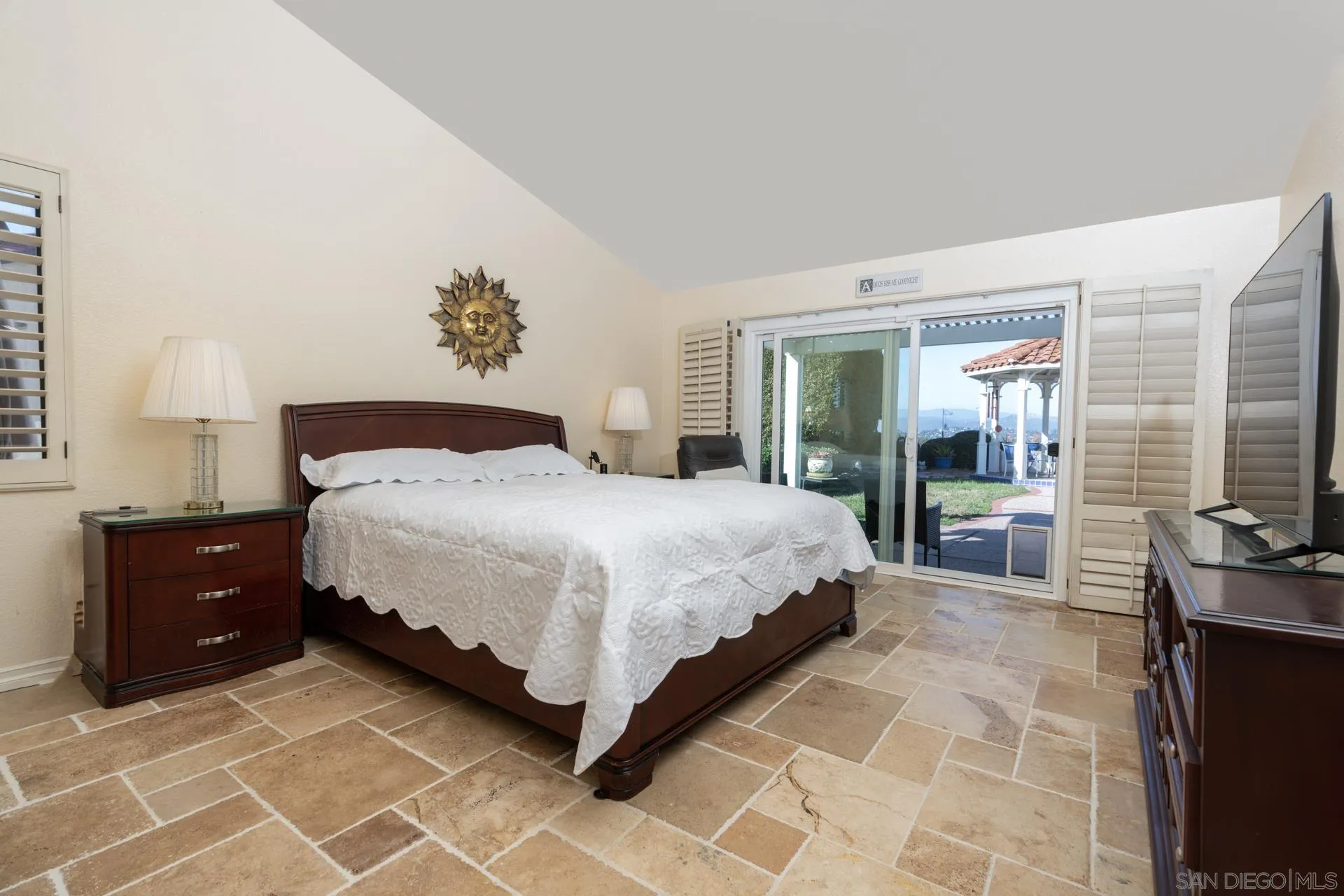 https://cdn.realtyfeed.com/cdn/127/260011798/cebe195012f631a2457e28b8371cbd12.webp