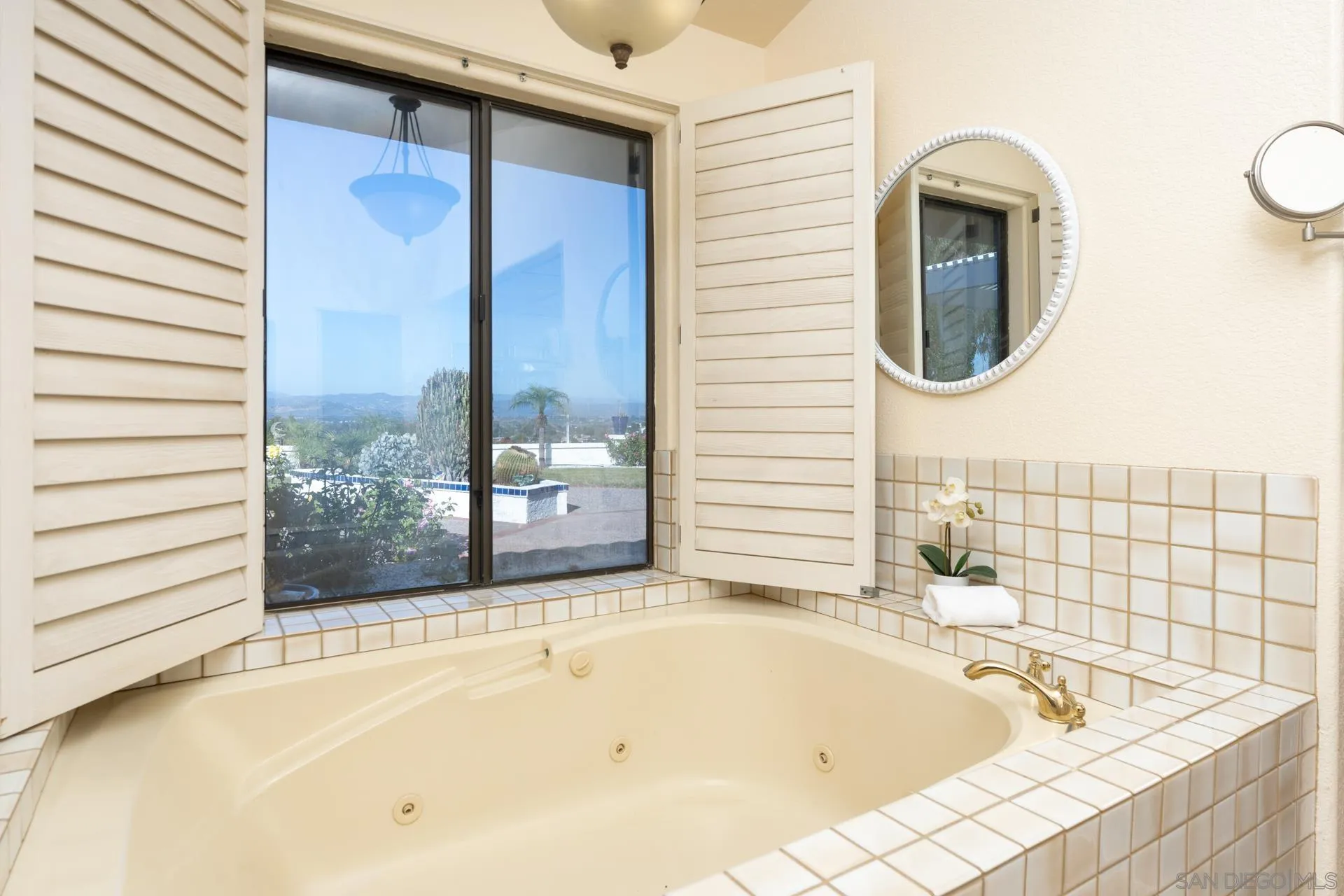 https://cdn.realtyfeed.com/cdn/127/260011798/e72c74165485c5ba268009e66dc38112.webp