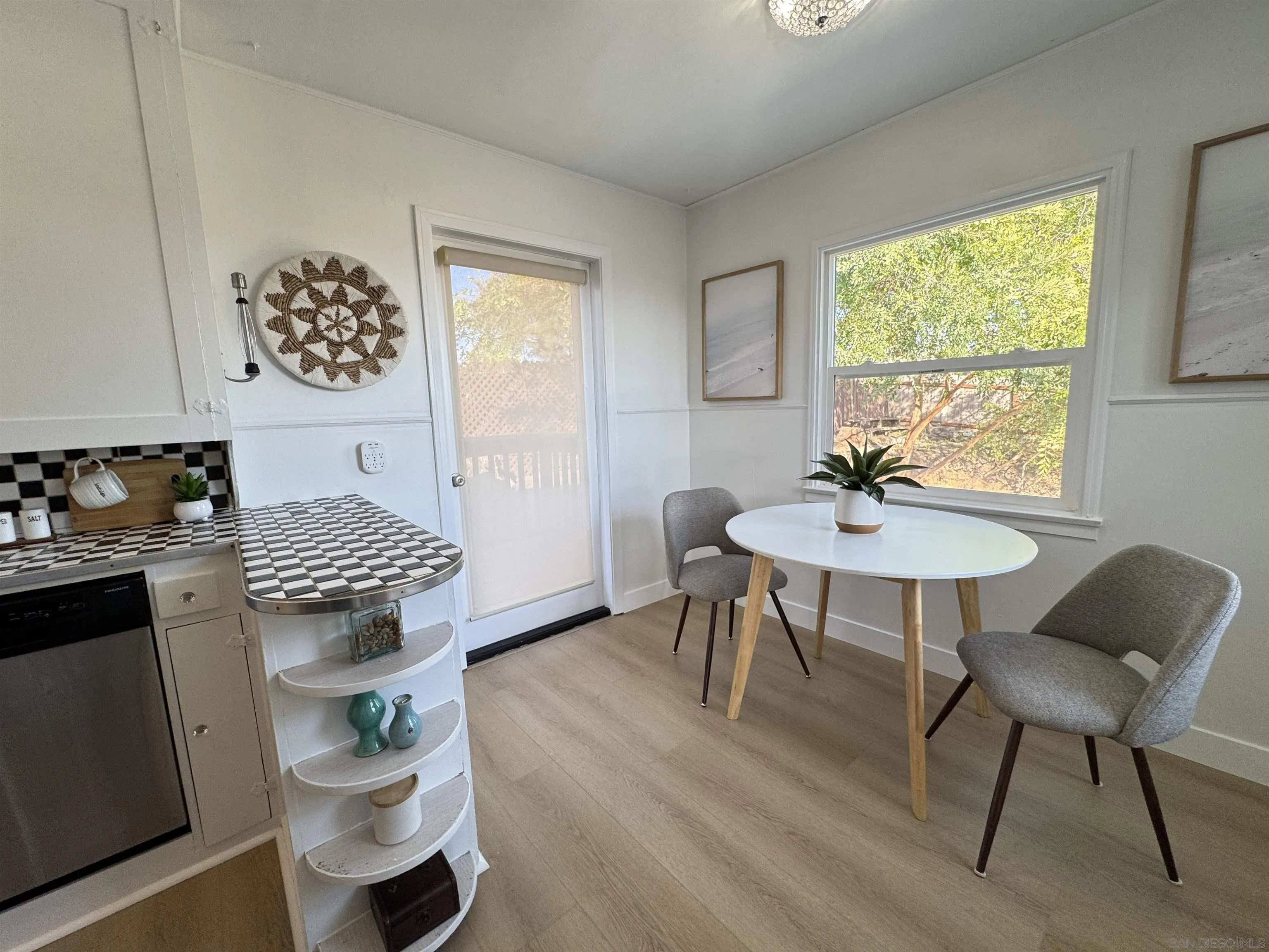 https://cdn.realtyfeed.com/cdn/127/260011799/a66e27f227db9059e9021fbd592aa450.webp