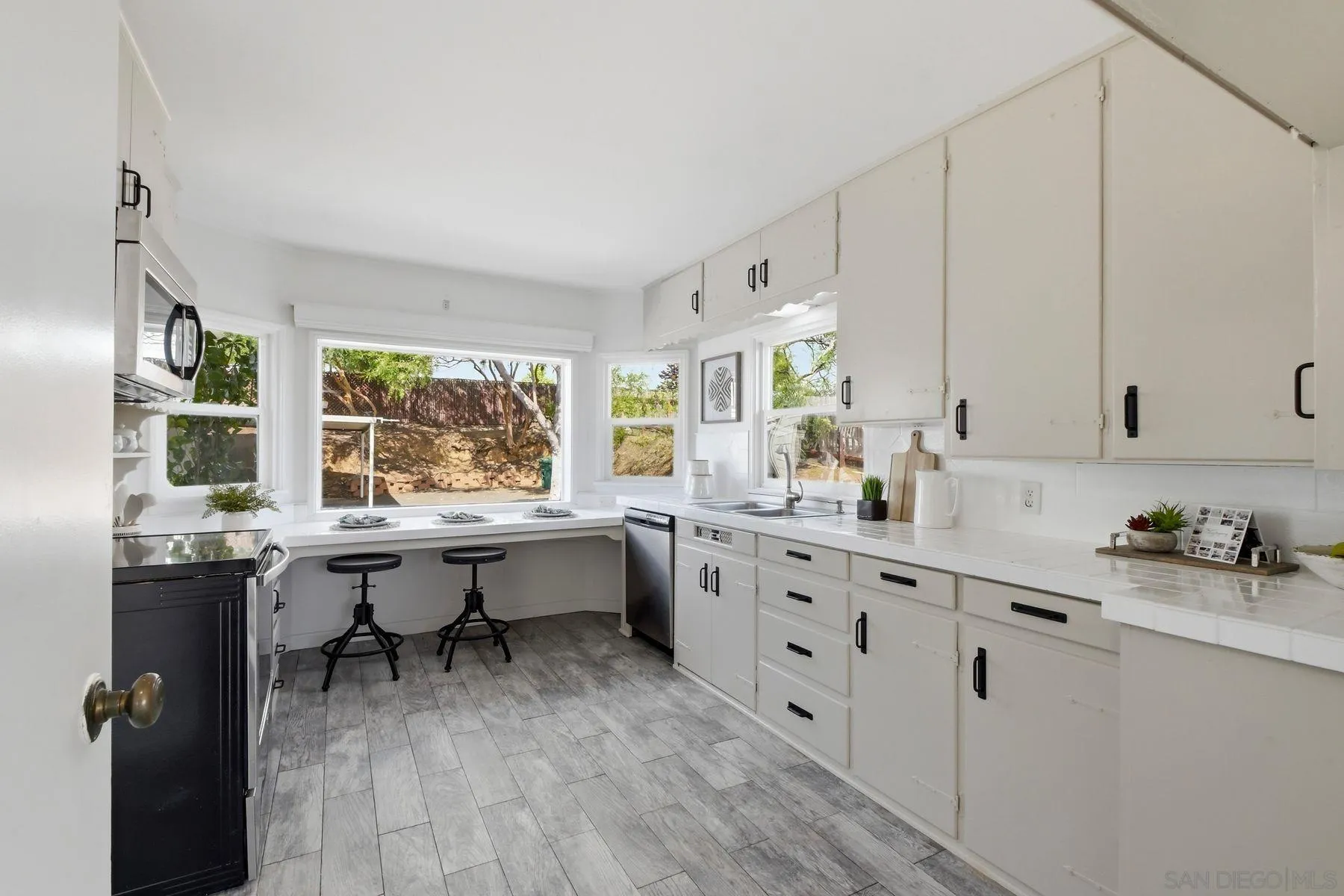 https://cdn.realtyfeed.com/cdn/127/260011799/d2b138226d2307c288458438138c4ab4.webp