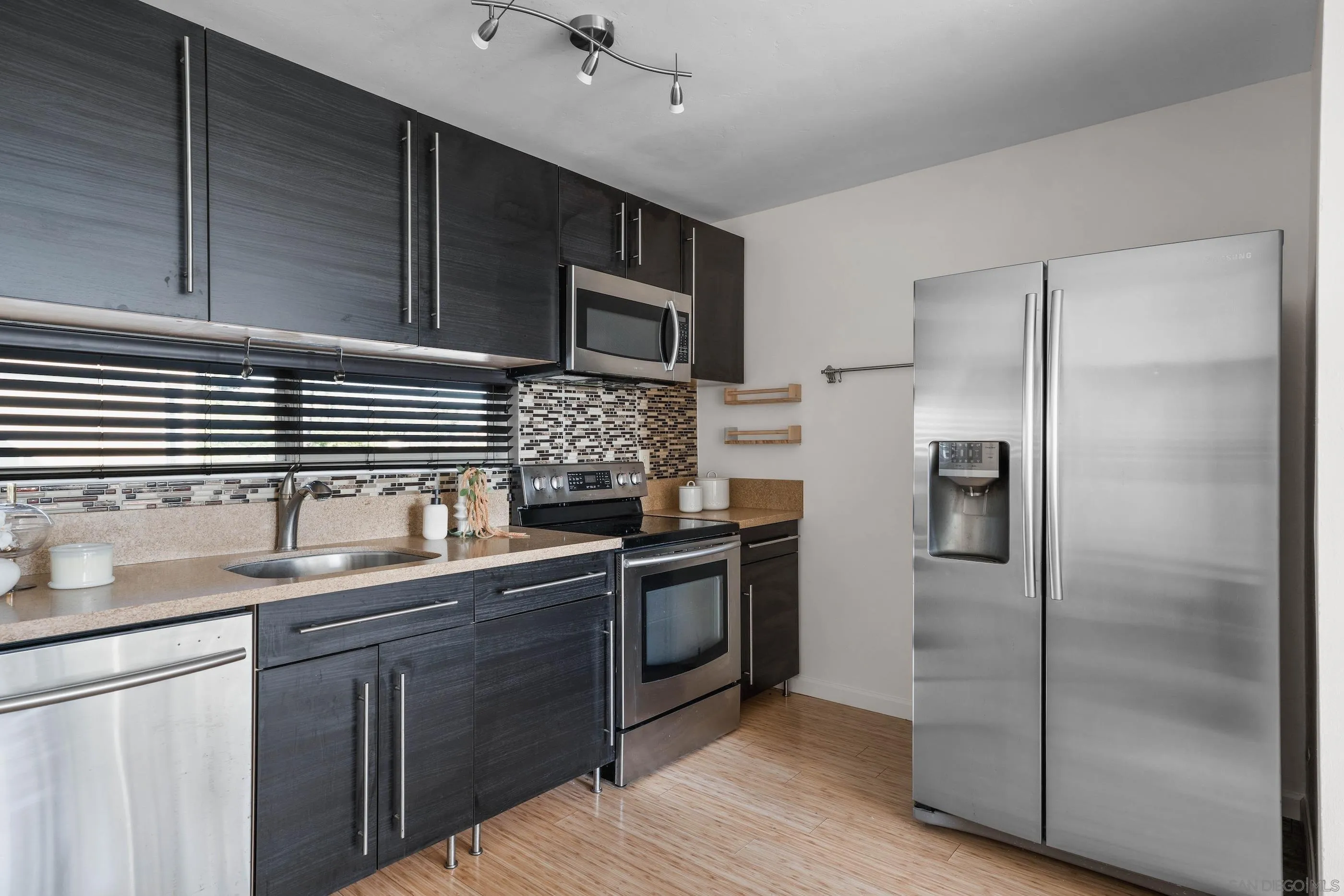 Photo #8: 2600118 Listing: Photo #8