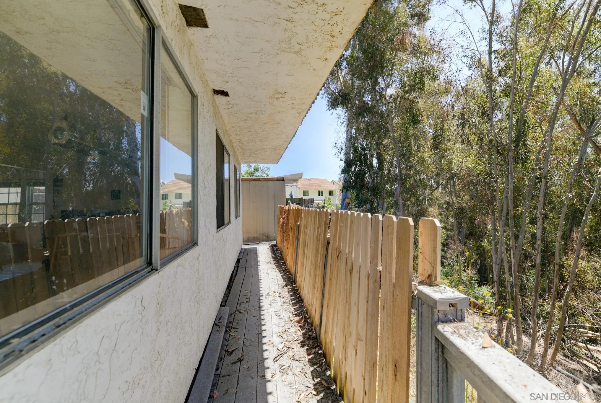 https://cdn.realtyfeed.com/cdn/127/260011800/c63f5c56f8acd8275cbbe507f80e763a.webp