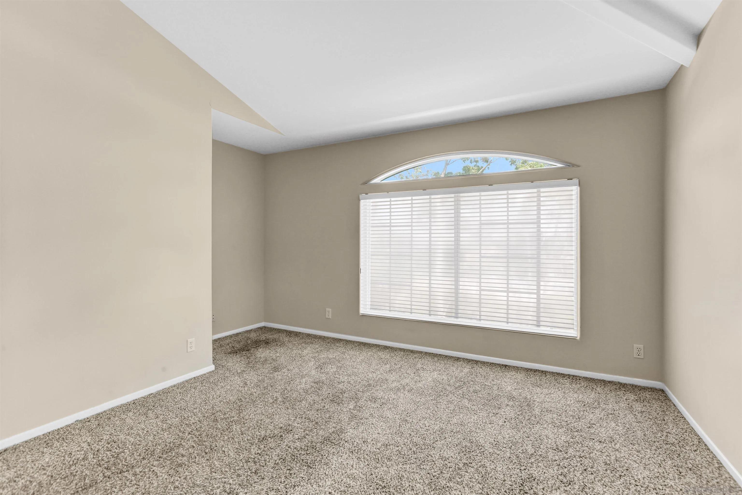 Photo #32: 260011801 Listing: Photo #32