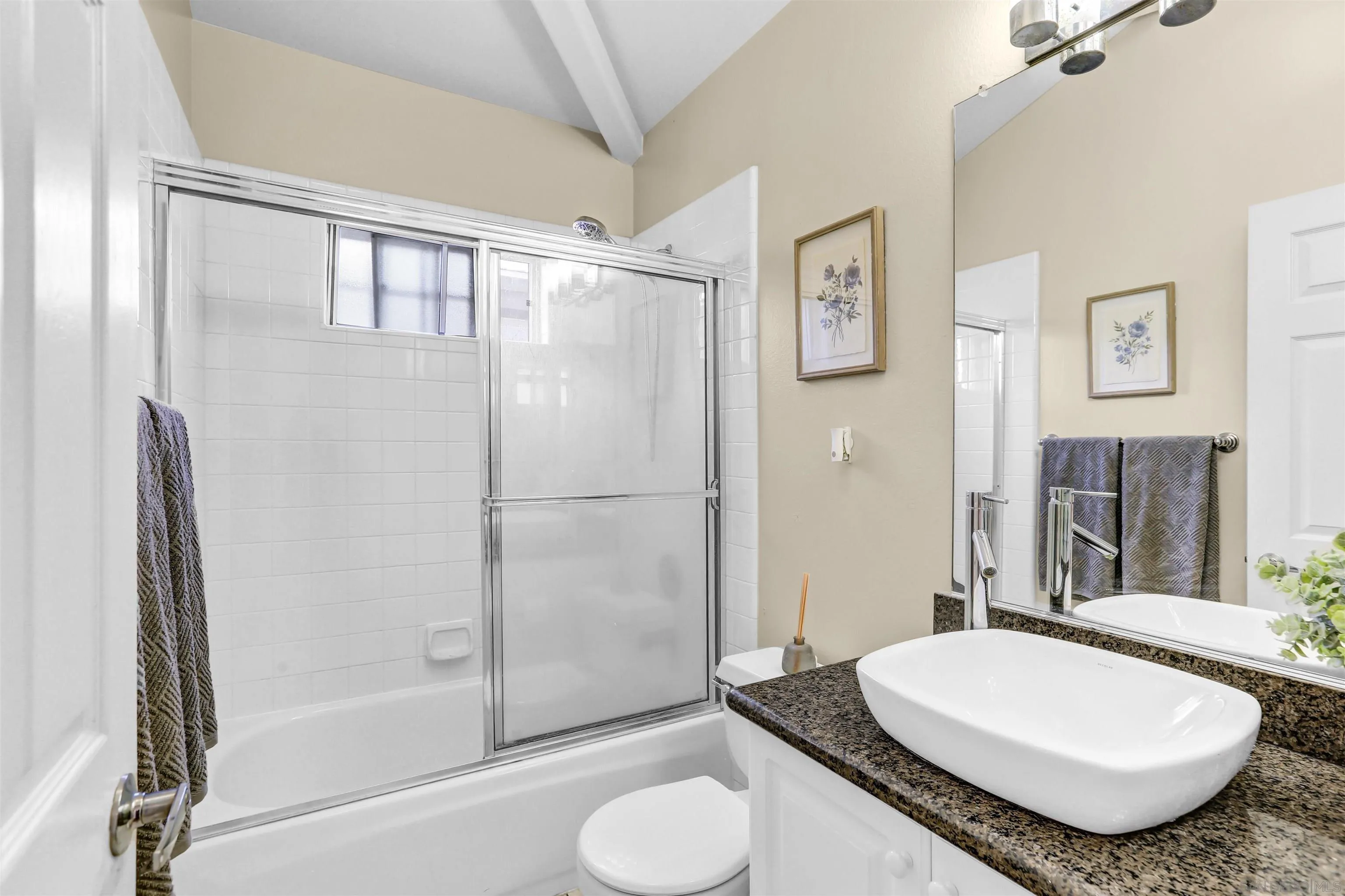 Photo #33: 260011801 Listing: Photo #33